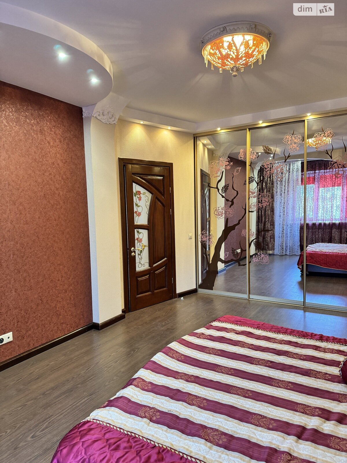 Продаж трикімнатної квартири в Хмельницькому, на вул. Героїв Майдану 48, район Центр фото 1