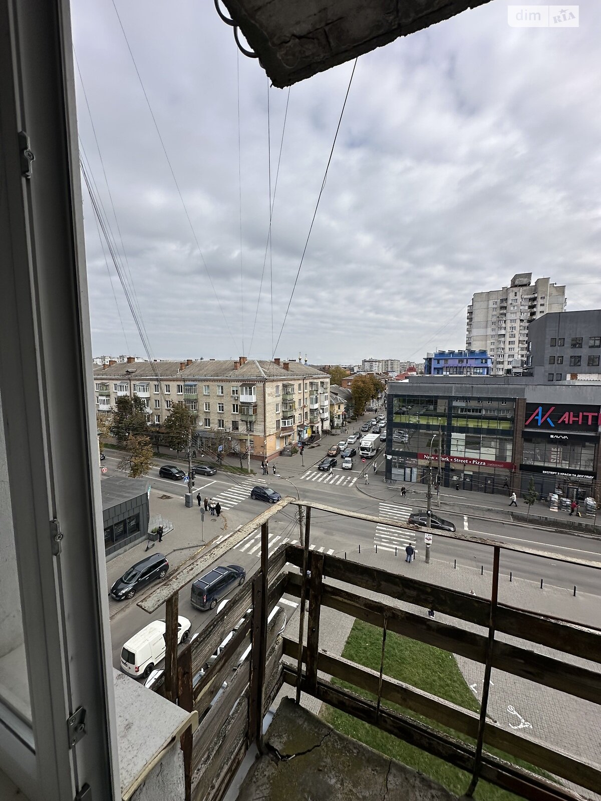 Продаж чотирикімнатної квартири в Хмельницькому, на вул. Кам'янецька, район Центр фото 1