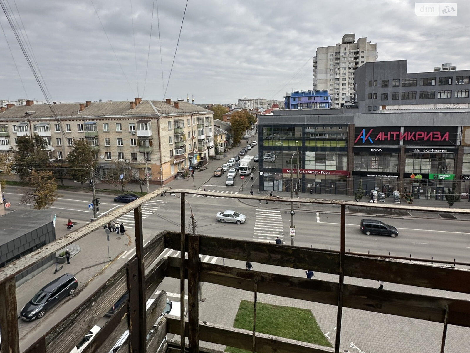 Продаж чотирикімнатної квартири в Хмельницькому, на вул. Кам'янецька, район Центр фото 1