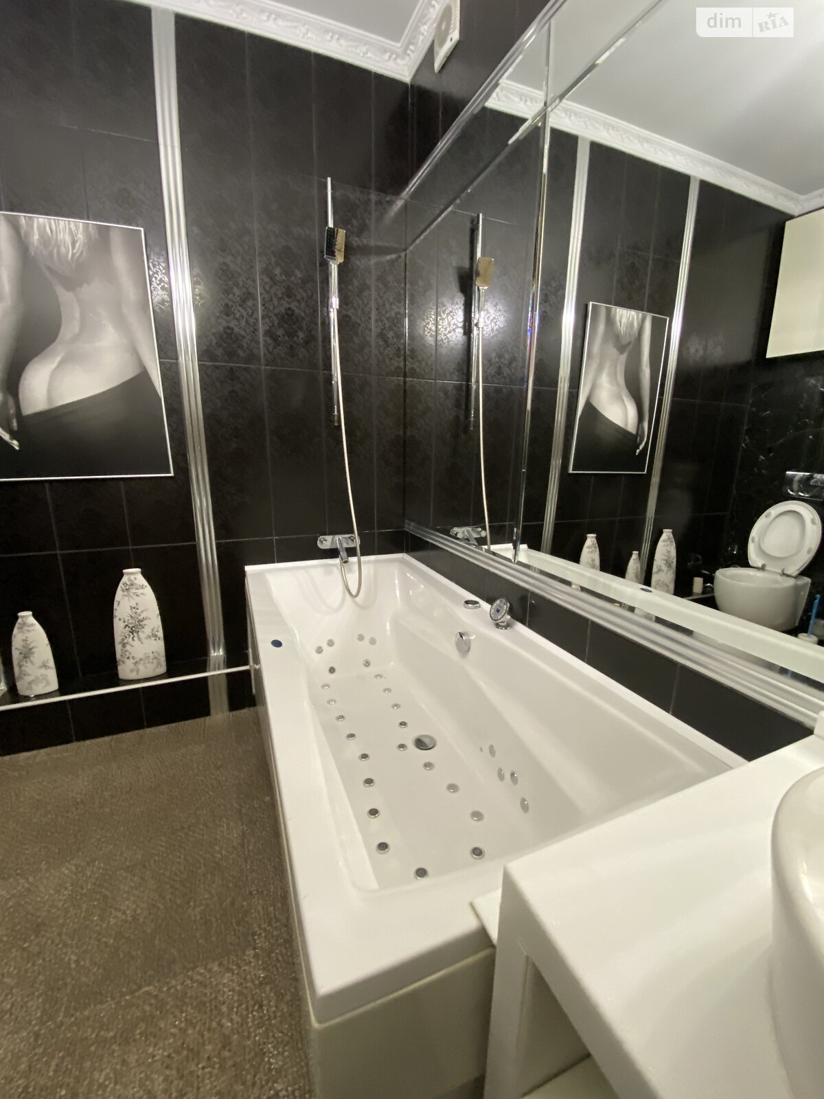 Продажа четырехкомнатной квартиры в Хмельницком, на ул. Пилипчука Владимира 61, район Центр фото 1 Продажа четырехкомнатной квартиры в Хмельницком, на ул. Пилипчука Владимира 61, район Центр фото 1