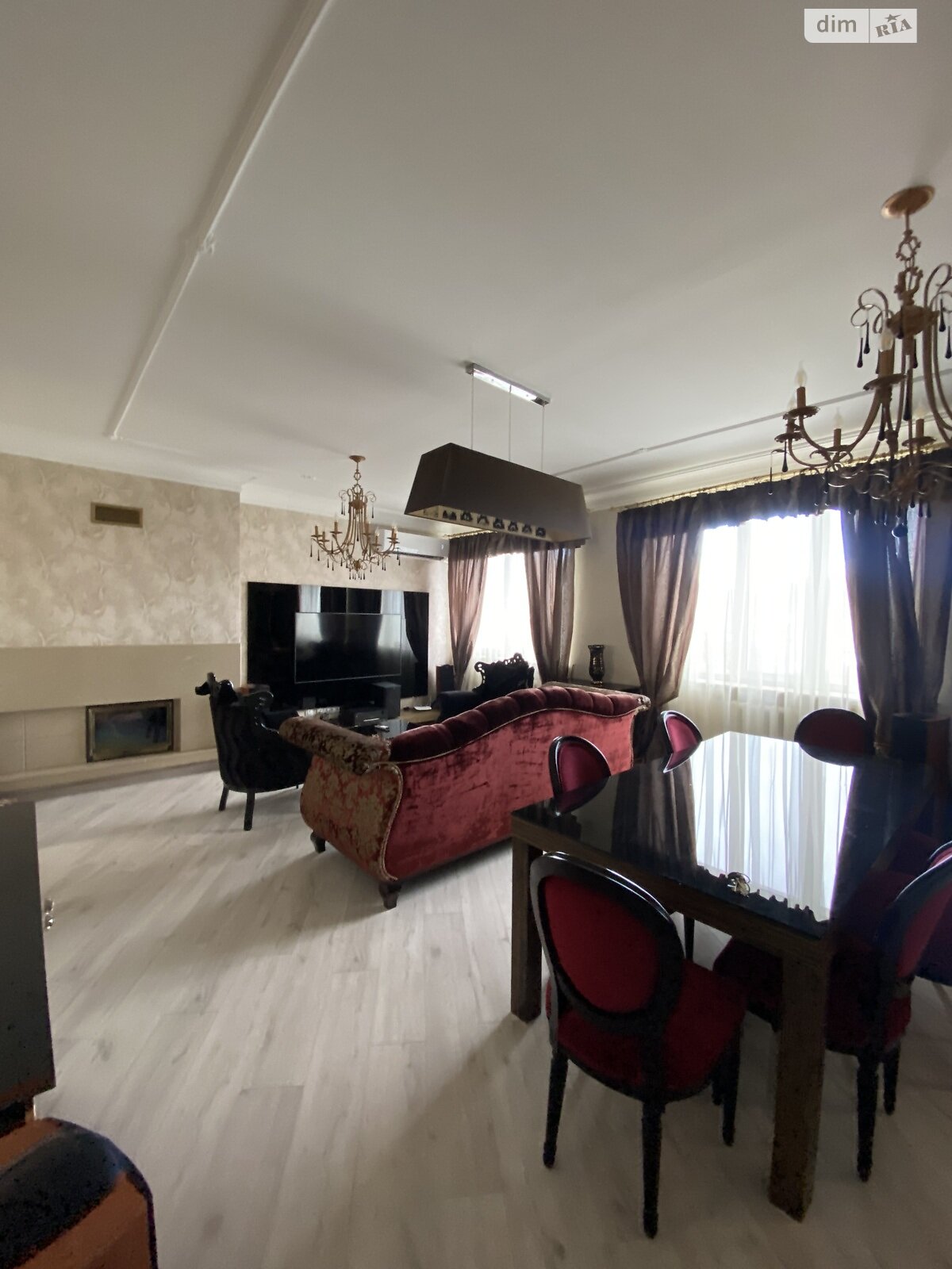 Продажа четырехкомнатной квартиры в Хмельницком, на ул. Пилипчука Владимира 61, район Центр фото 1 Продажа четырехкомнатной квартиры в Хмельницком, на ул. Пилипчука Владимира 61, район Центр фото 1