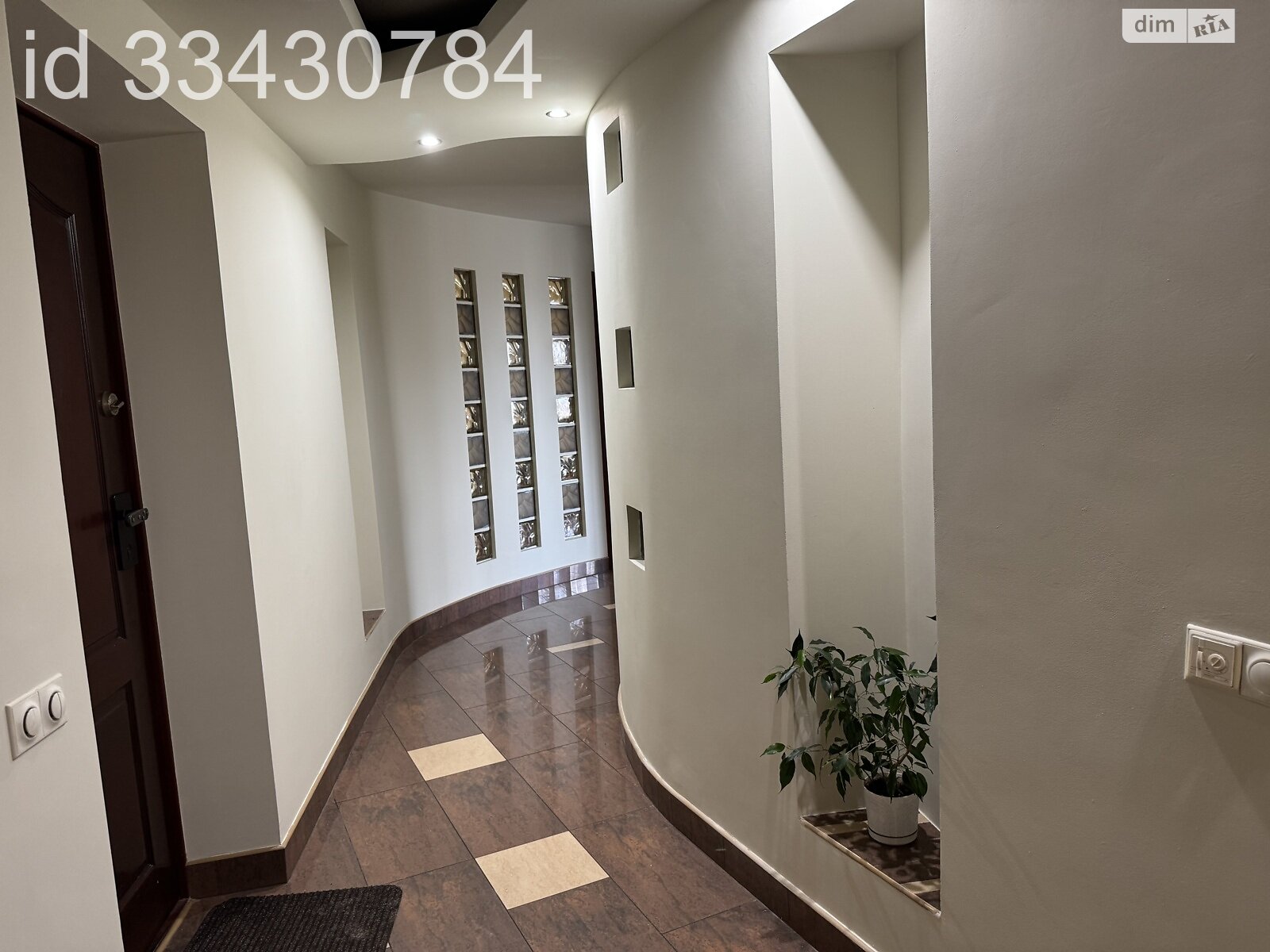 Продажа трехкомнатной квартиры в Хмельницком, на ул. Свободы, район Центр фото 1 Продажа трехкомнатной квартиры в Хмельницком, на ул. Свободы, район Центр фото 1