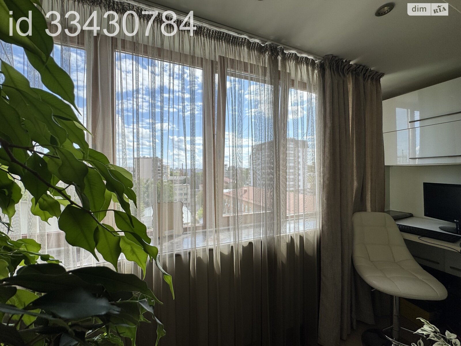 Продажа трехкомнатной квартиры в Хмельницком, на ул. Свободы, район Центр фото 1 Продажа трехкомнатной квартиры в Хмельницком, на ул. Свободы, район Центр фото 1