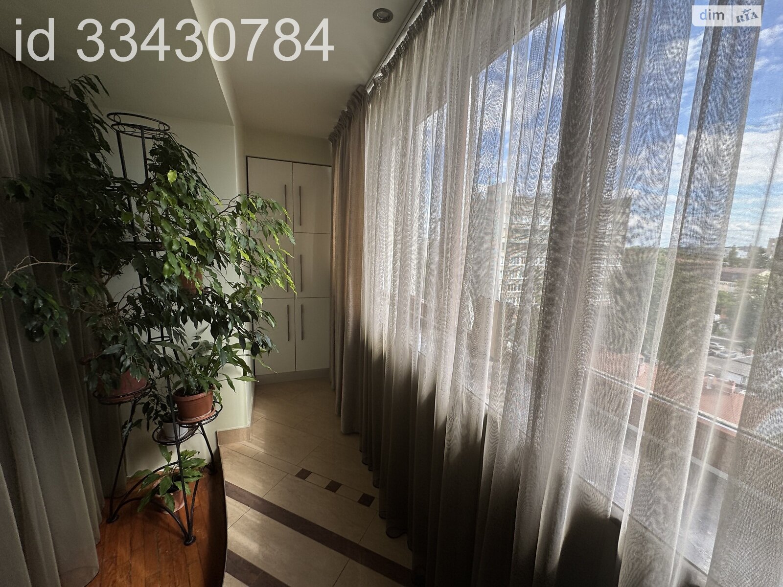 Продажа трехкомнатной квартиры в Хмельницком, на ул. Свободы, район Центр фото 1 Продажа трехкомнатной квартиры в Хмельницком, на ул. Свободы, район Центр фото 1