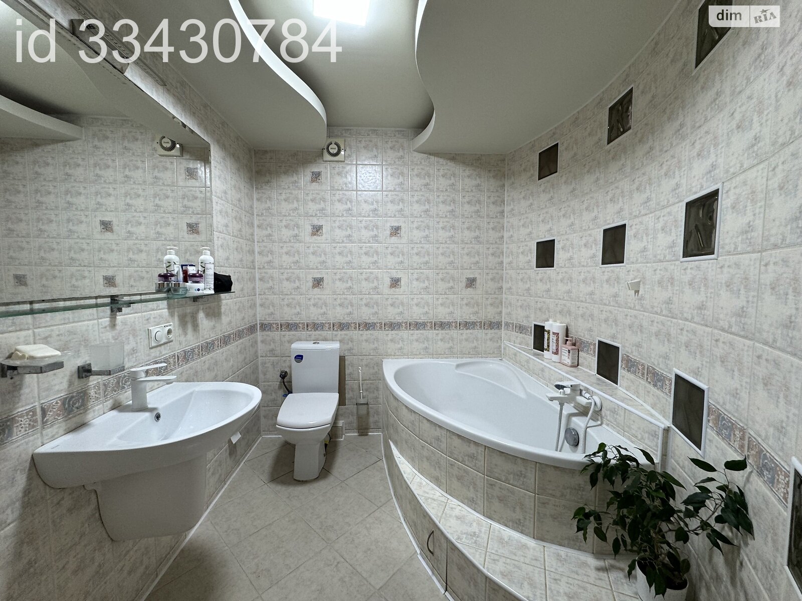 Продажа трехкомнатной квартиры в Хмельницком, на ул. Свободы, район Центр фото 1 Продажа трехкомнатной квартиры в Хмельницком, на ул. Свободы, район Центр фото 1