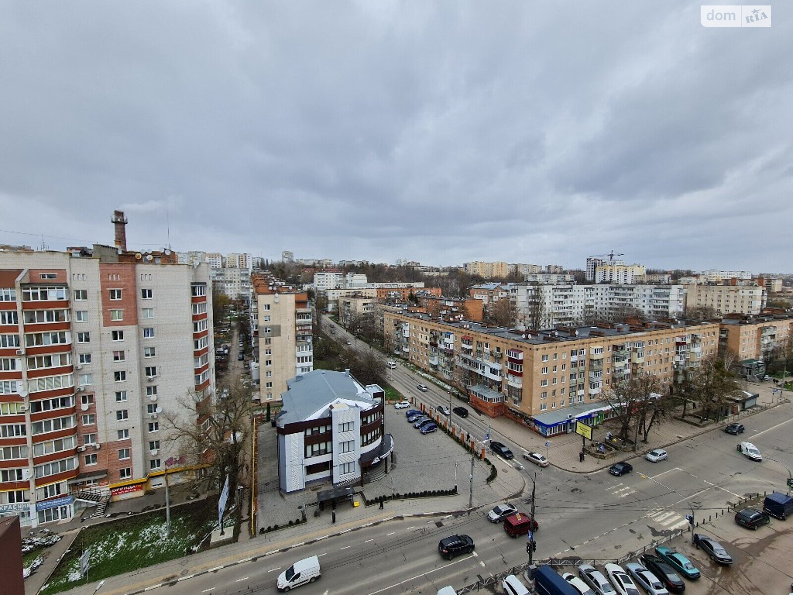 Продаж чотирикімнатної квартири в Хмельницькому, на вул. Зарічанська, район Виставка фото 1