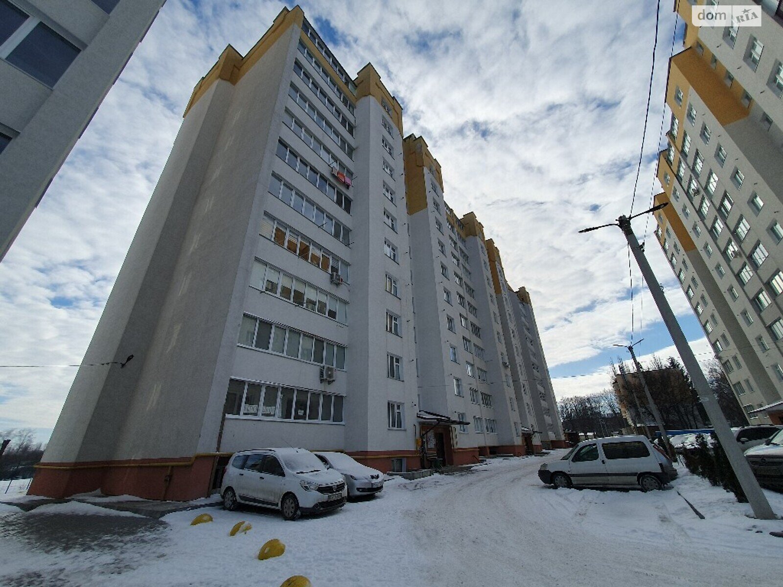 Продажа трехкомнатной квартиры в Хмельницком, на просп. Мира, район Выставка фото 1