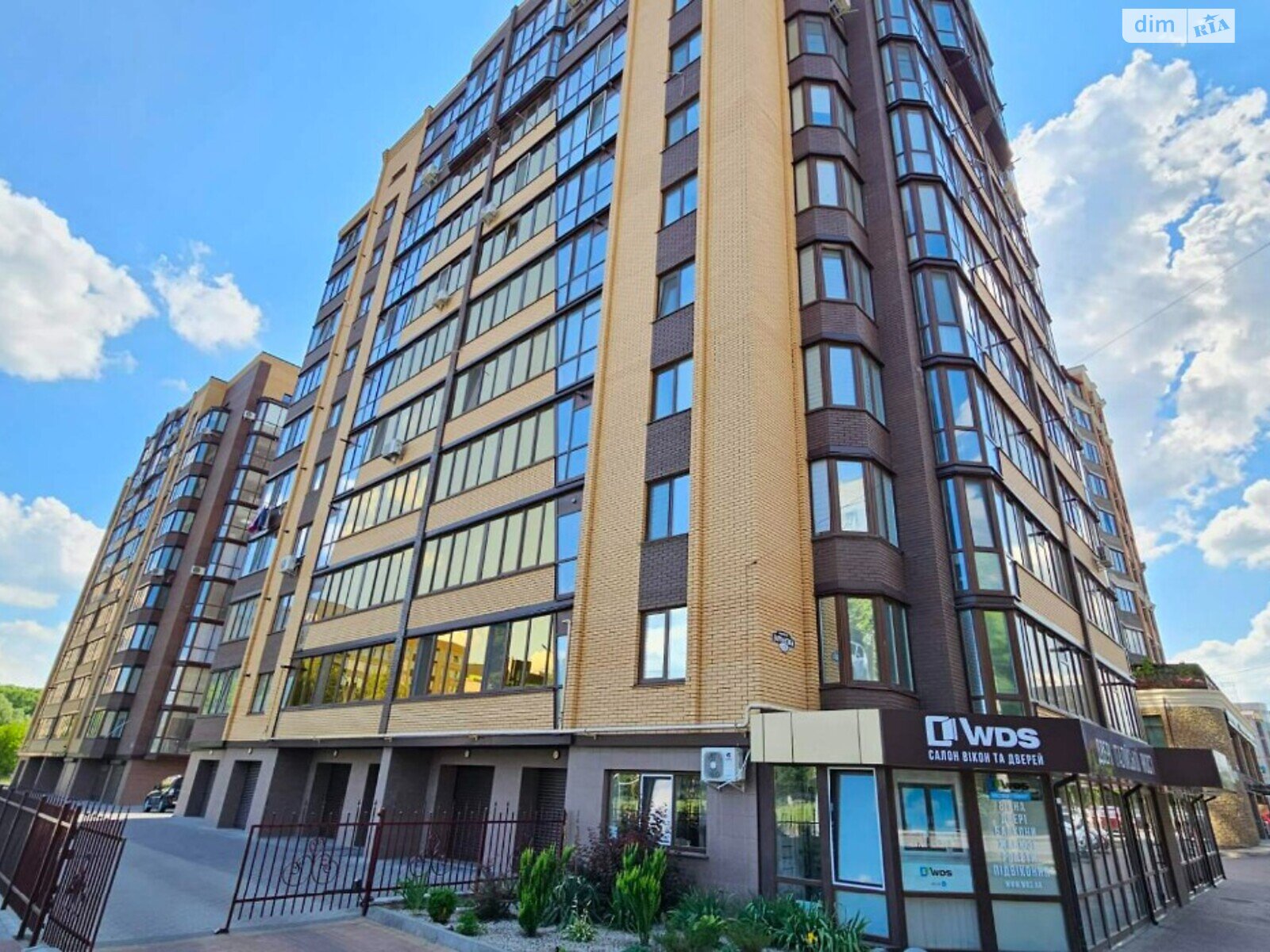 Продаж двокімнатної квартири в Хмельницькому, на вул. Зарічанська, район Виставка фото 1 Продаж двокімнатної квартири в Хмельницькому, на вул. Зарічанська, район Виставка фото 1
