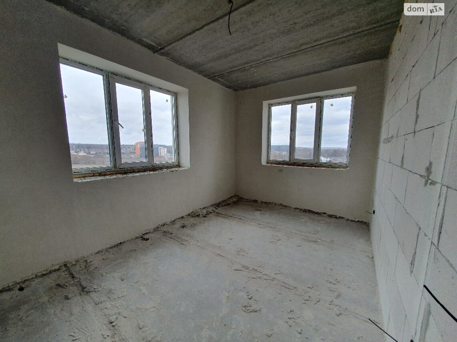 Продаж чотирикімнатної квартири в Хмельницькому, на вул. Озерна, район Виставка фото 1 Продаж чотирикімнатної квартири в Хмельницькому, на вул. Озерна, район Виставка фото 1