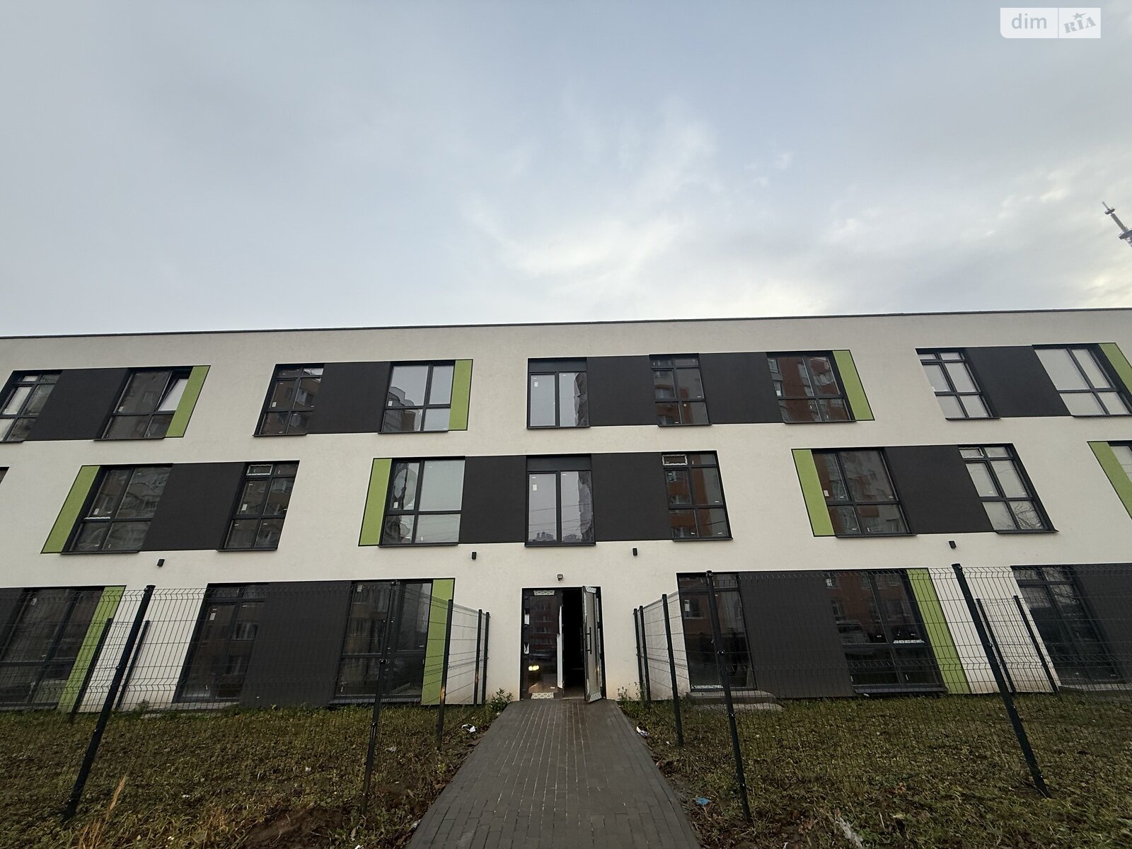 Продаж однокімнатної квартири в Хмельницькому, на вул. Серпнева 9, район Виставка фото 1