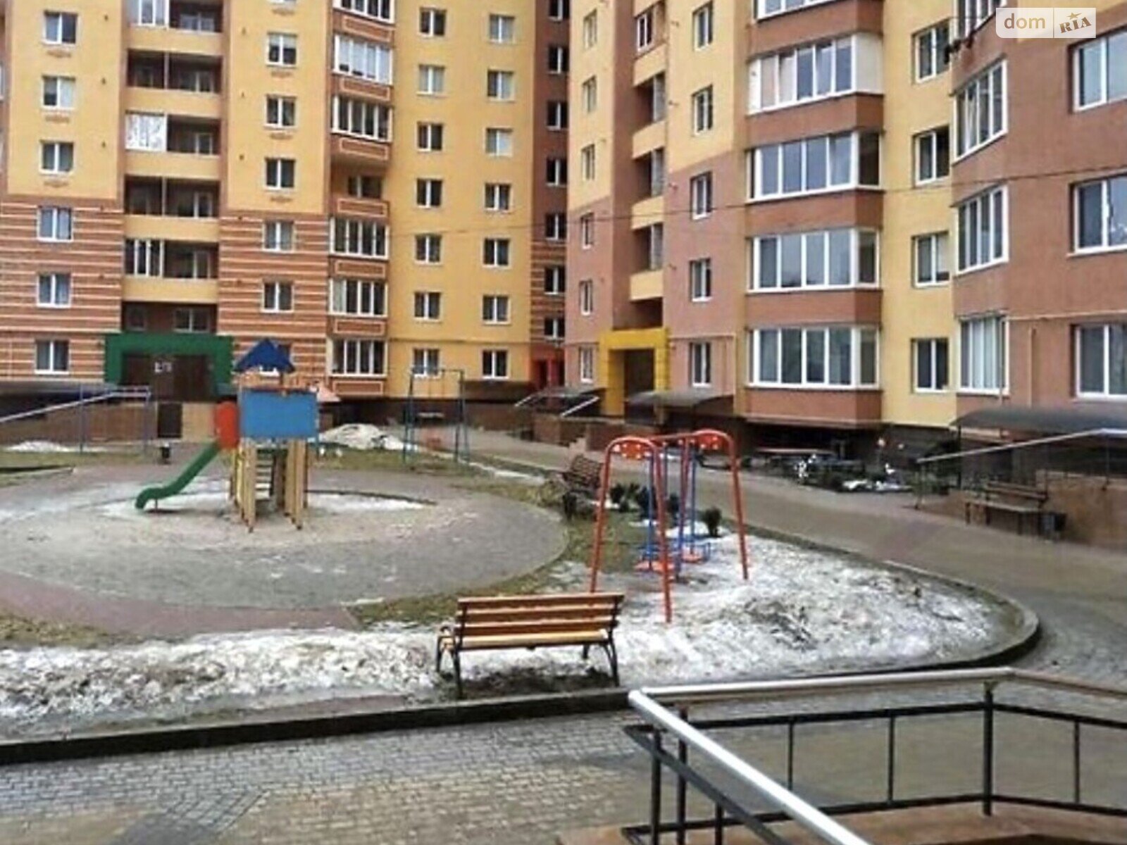 Продаж трикімнатної квартири в Хмельницькому, на пров. Козацький, район Виставка фото 1 Продаж трикімнатної квартири в Хмельницькому, на пров. Козацький, район Виставка фото 1