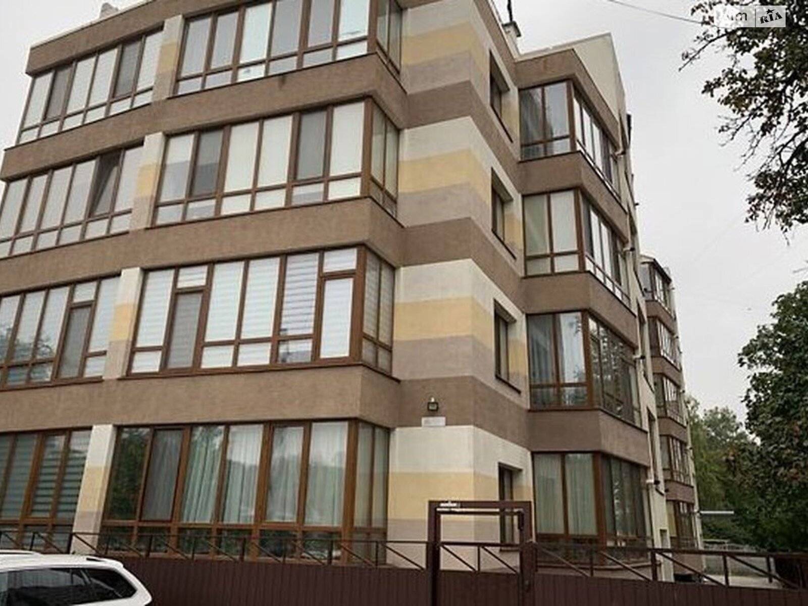 Продаж трикімнатної квартири в Хмельницькому, на просп. Миру, район Виставка фото 1 Продаж трикімнатної квартири в Хмельницькому, на просп. Миру, район Виставка фото 1