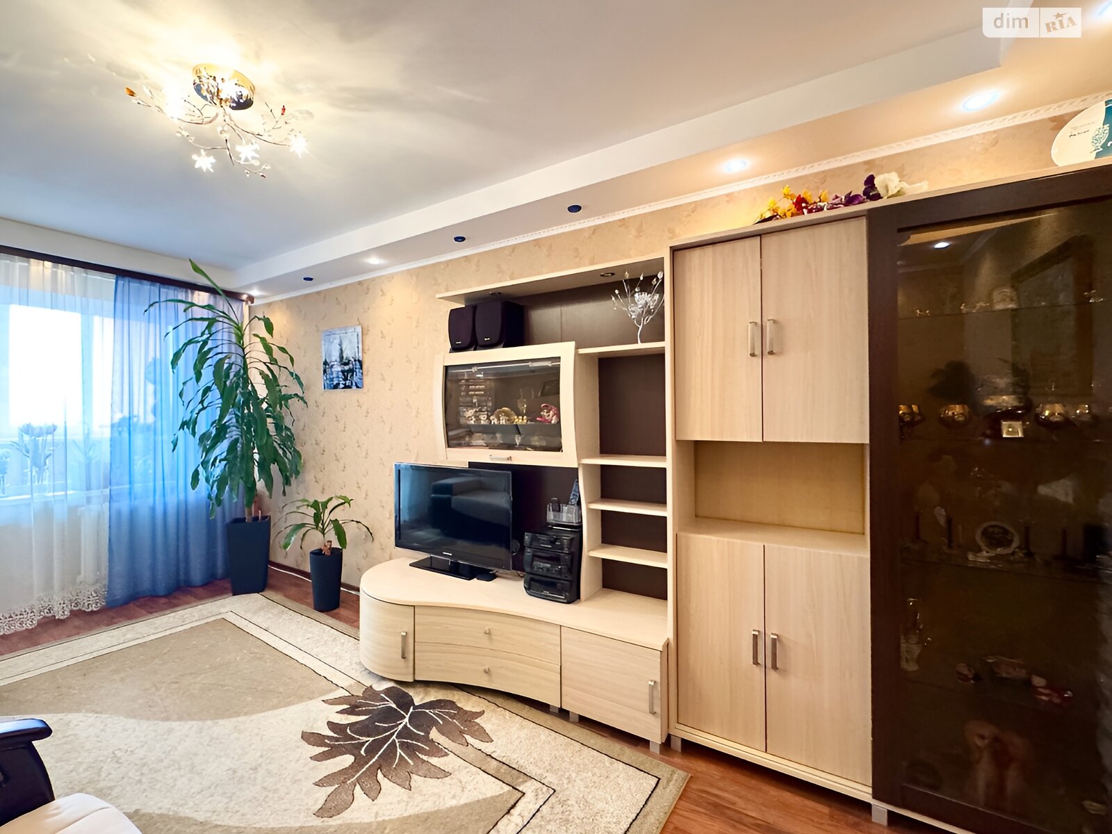 Продажа двухкомнатной квартиры в Хмельницком, на просп. Мира, район Выставка фото 1 Продажа двухкомнатной квартиры в Хмельницком, на просп. Мира, район Выставка фото 1