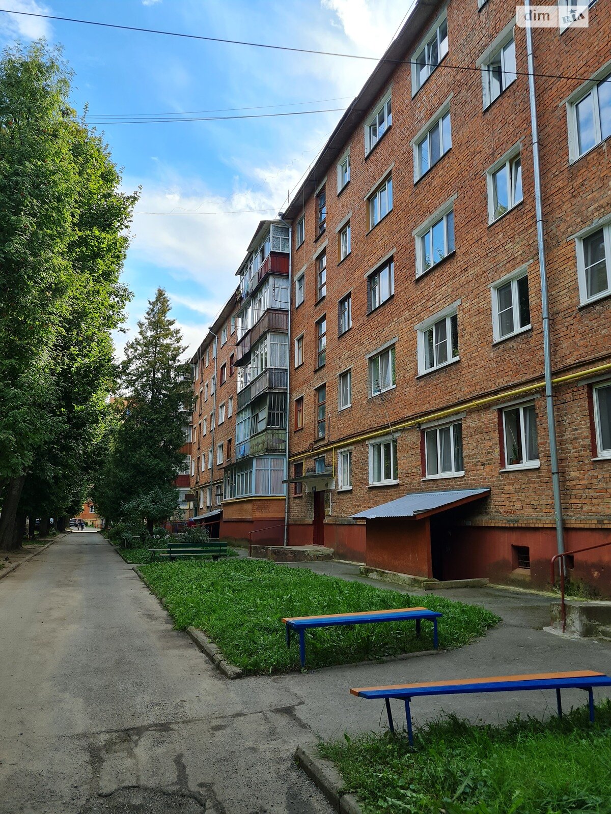 Продаж трикімнатної квартири в Хмельницькому, на просп. Миру, район Виставка фото 1 Продаж трикімнатної квартири в Хмельницькому, на просп. Миру, район Виставка фото 1