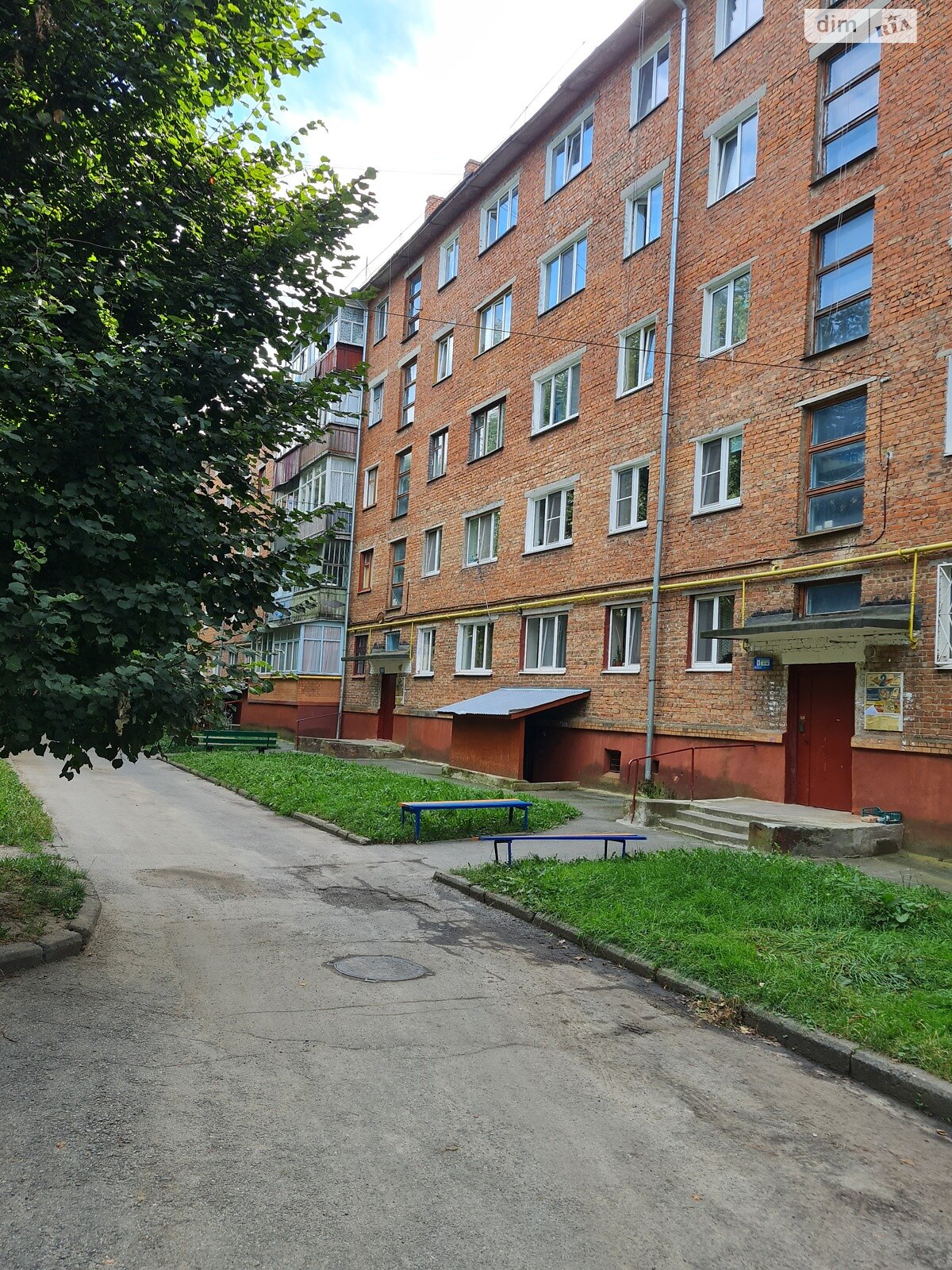 Продаж трикімнатної квартири в Хмельницькому, на просп. Миру, район Виставка фото 1 Продаж трикімнатної квартири в Хмельницькому, на просп. Миру, район Виставка фото 1