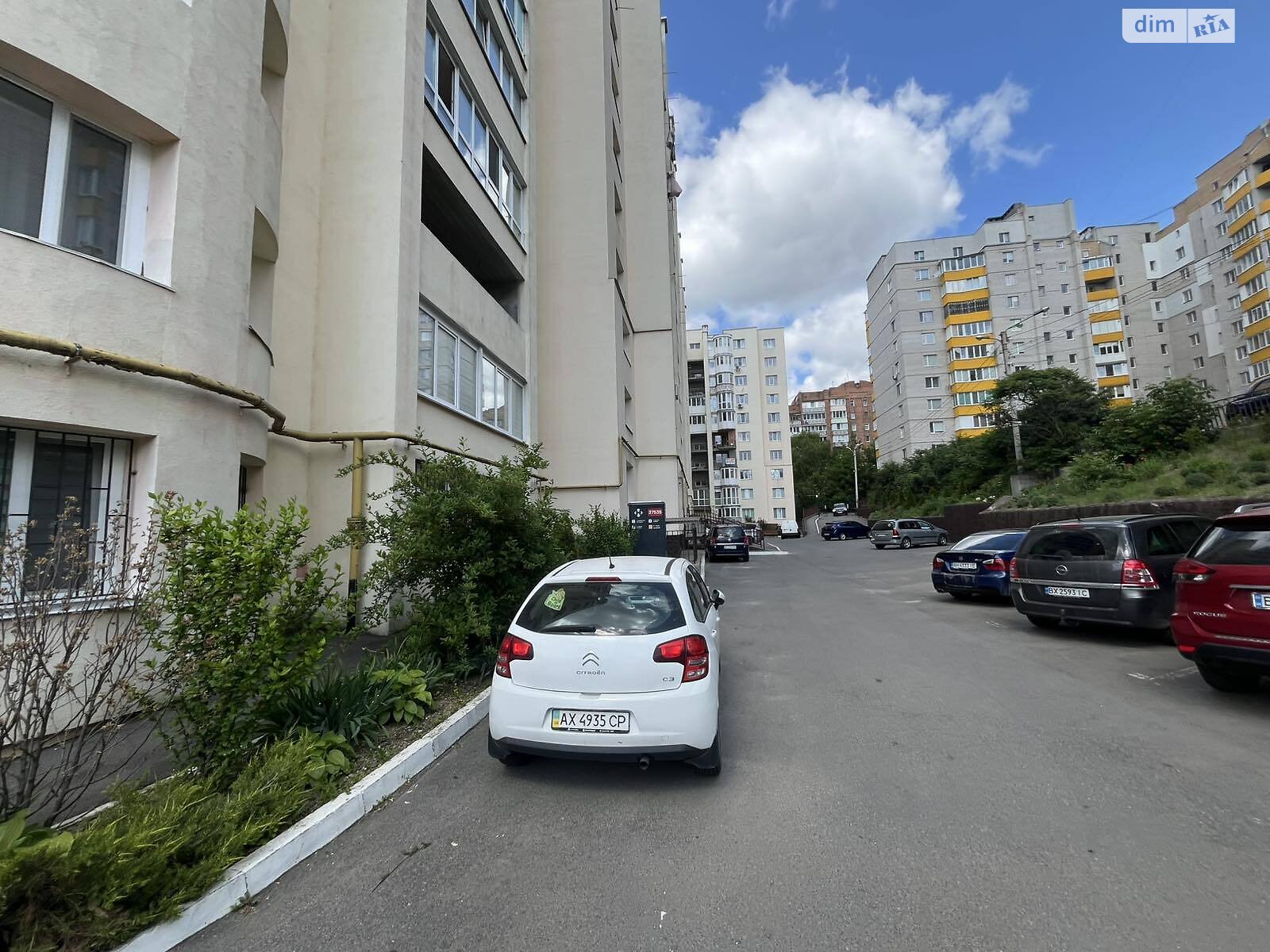 Продажа трехкомнатной квартиры в Хмельницком, на просп. Мира 94/1В, район Выставка фото 1 Продажа трехкомнатной квартиры в Хмельницком, на просп. Мира 94/1В, район Выставка фото 1