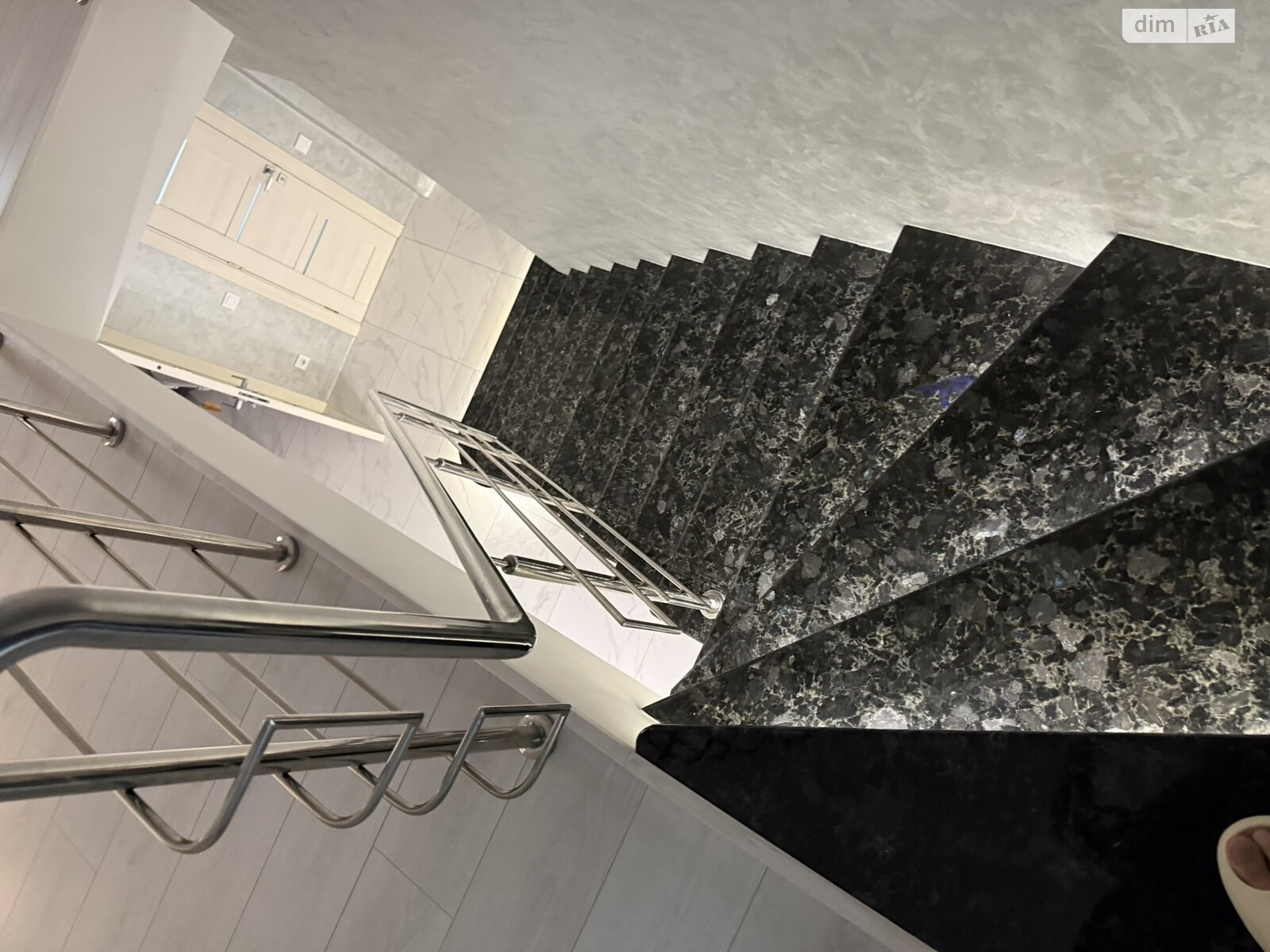 Продажа трехкомнатной квартиры в Хмельницком, на просп. Мира 94/1В, район Выставка фото 1