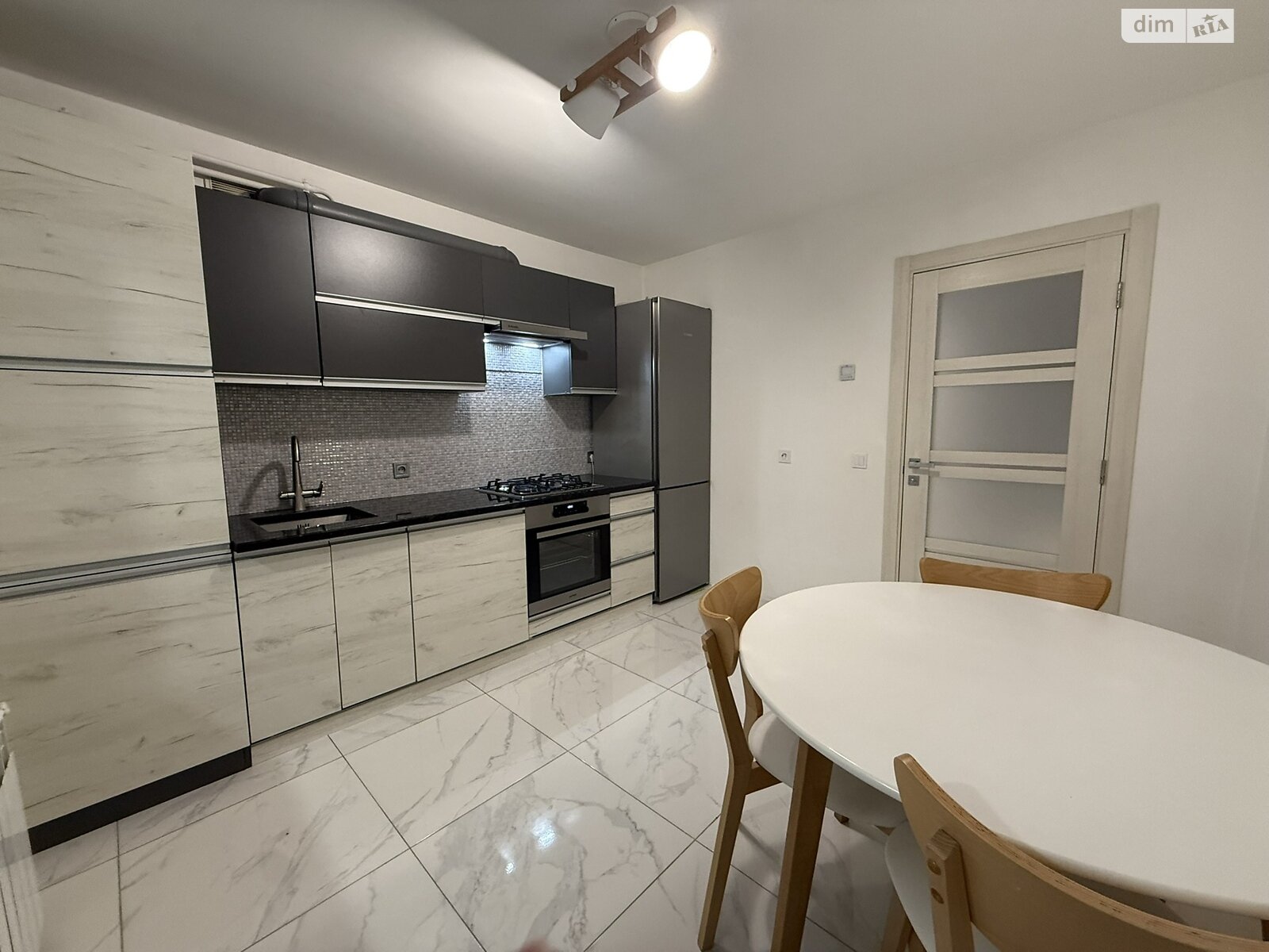 Продажа трехкомнатной квартиры в Хмельницком, на просп. Мира 94/1В, район Выставка фото 1