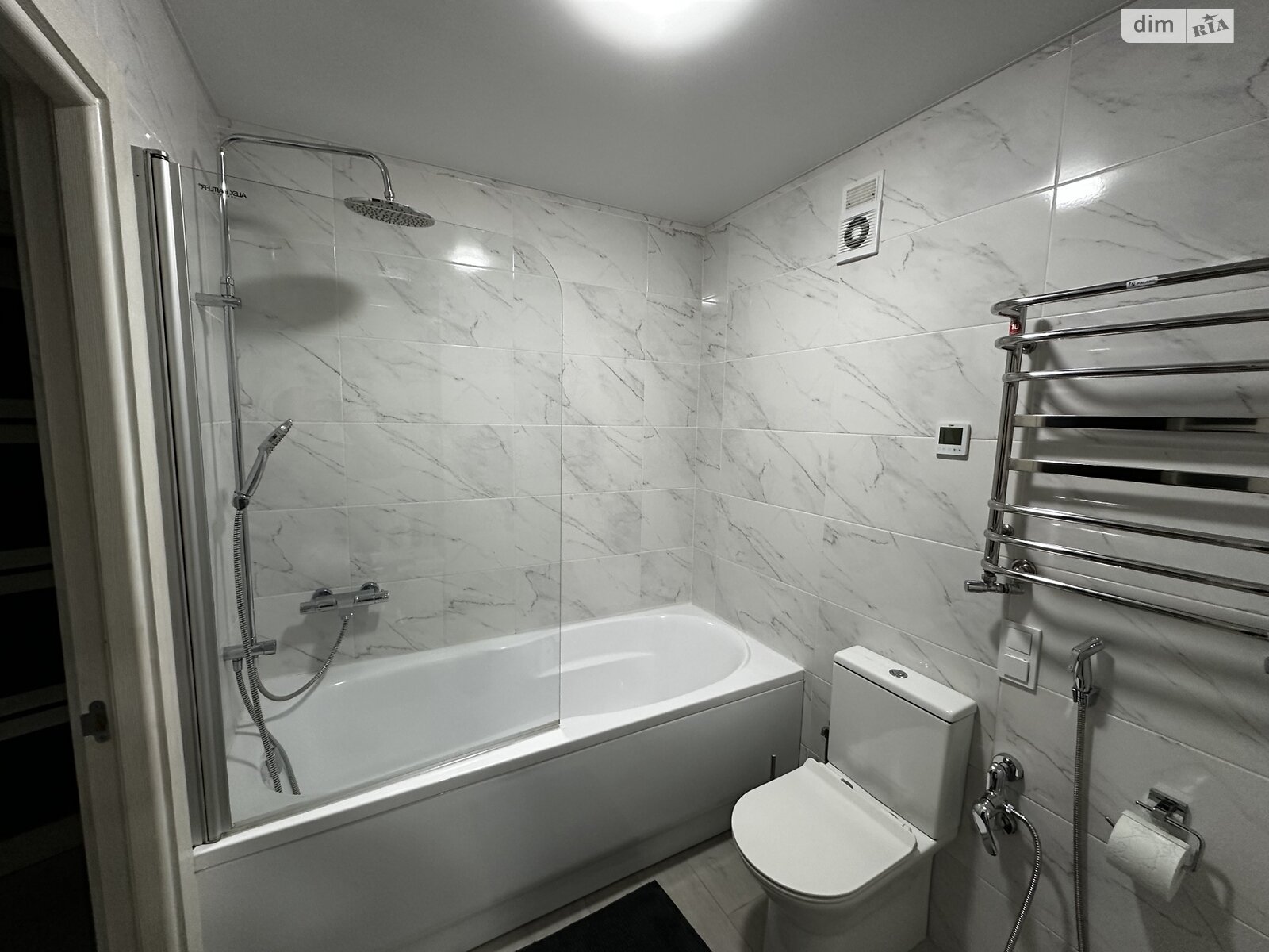 Продажа трехкомнатной квартиры в Хмельницком, на просп. Мира 94/1В, район Выставка фото 1