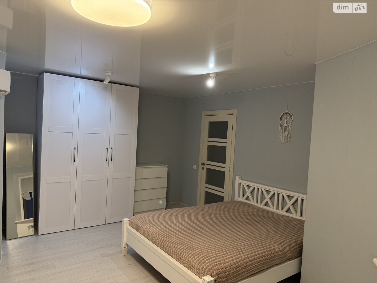 Продажа трехкомнатной квартиры в Хмельницком, на просп. Мира 94/1В, район Выставка фото 1