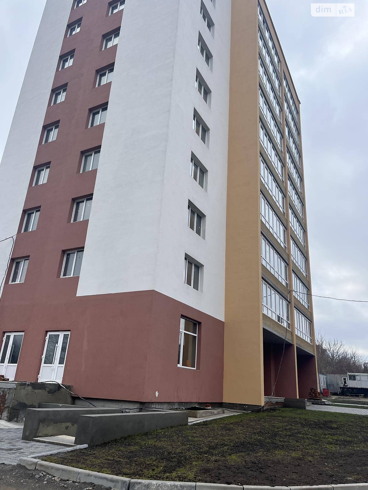 Продаж трикімнатної квартири в Хмельницькому, на вул. Озерна, район Виставка фото 1 Продаж трикімнатної квартири в Хмельницькому, на вул. Озерна, район Виставка фото 1