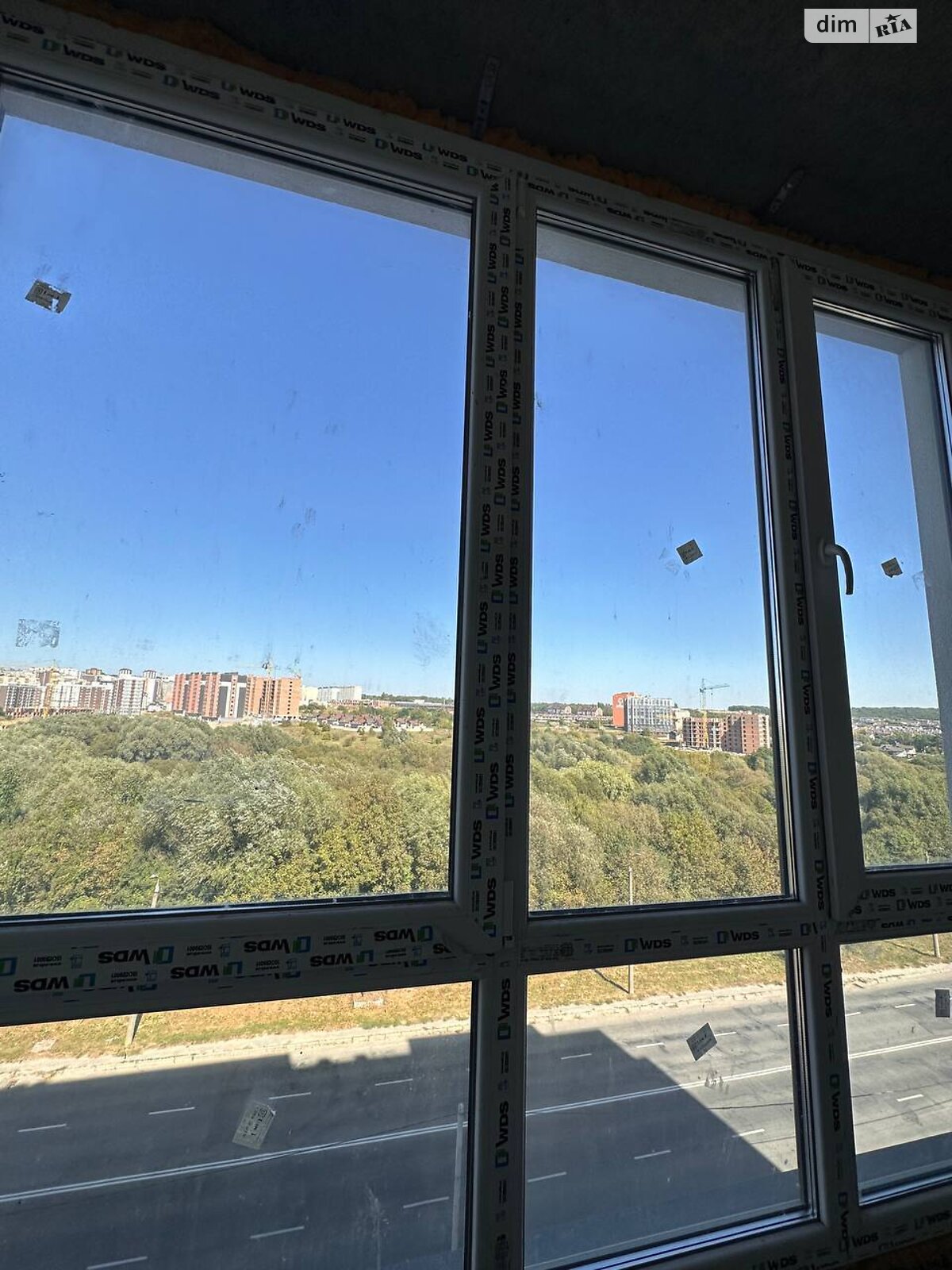 Продажа трехкомнатной квартиры в Хмельницком, на ул. Озерная 16Б корпус 1, район Выставка фото 1 Продажа трехкомнатной квартиры в Хмельницком, на ул. Озерная 16Б корпус 1, район Выставка фото 1