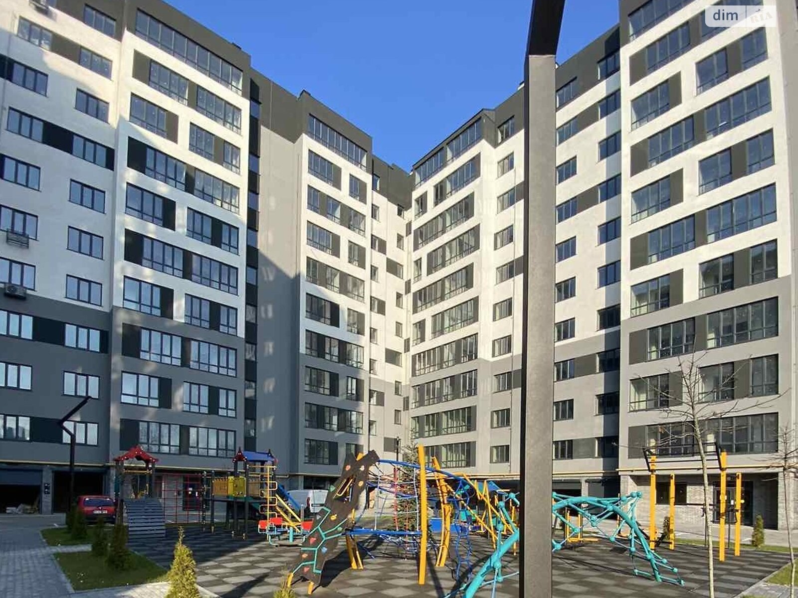 Продажа трехкомнатной квартиры в Хмельницком, на ул. Озерная 16Б корпус 2, район Выставка фото 1 Продажа трехкомнатной квартиры в Хмельницком, на ул. Озерная 16Б корпус 2, район Выставка фото 1