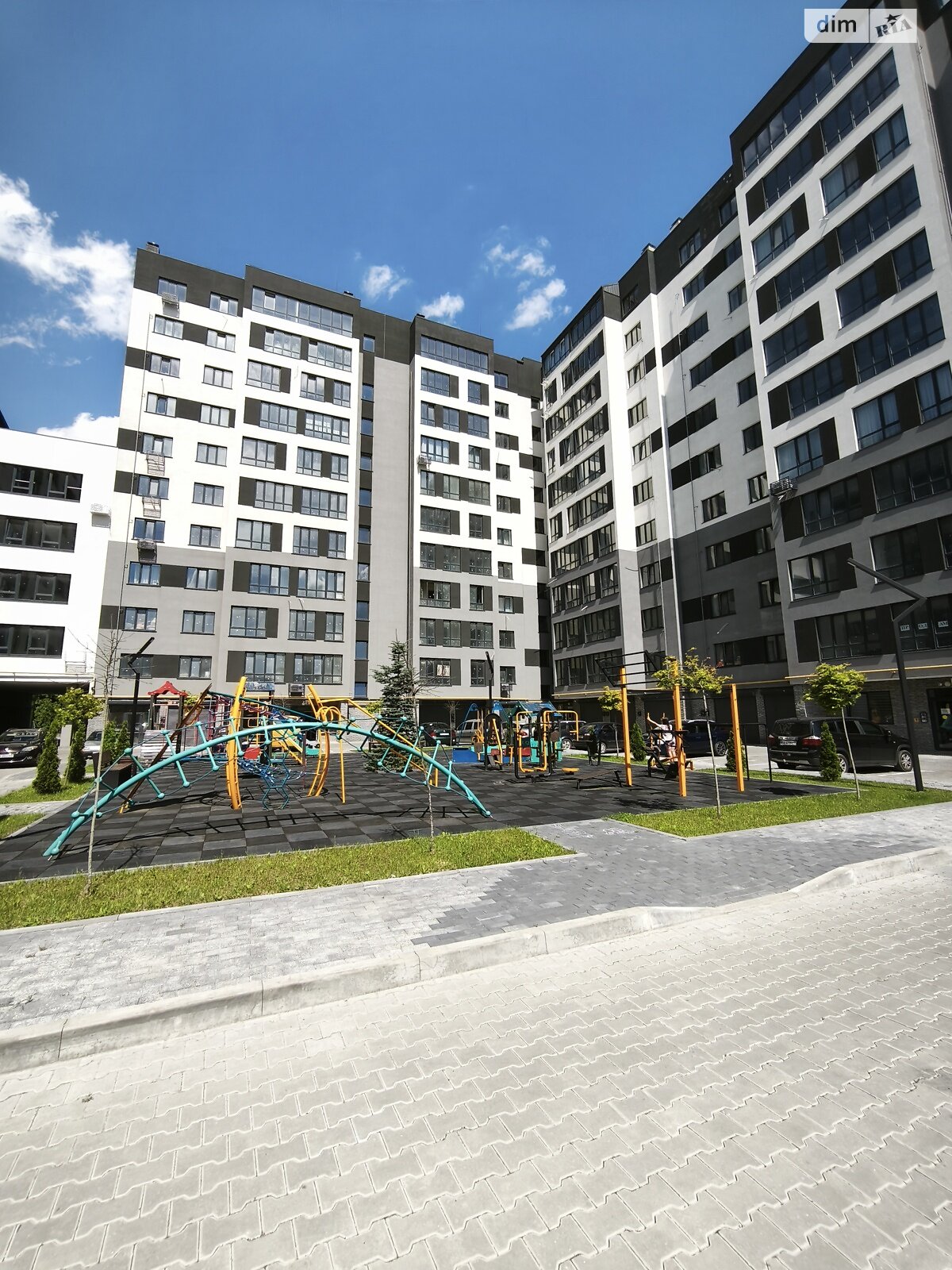 Продажа трехкомнатной квартиры в Хмельницком, на ул. Озерная 16Б корпус 1, район Выставка фото 1 Продажа трехкомнатной квартиры в Хмельницком, на ул. Озерная 16Б корпус 1, район Выставка фото 1