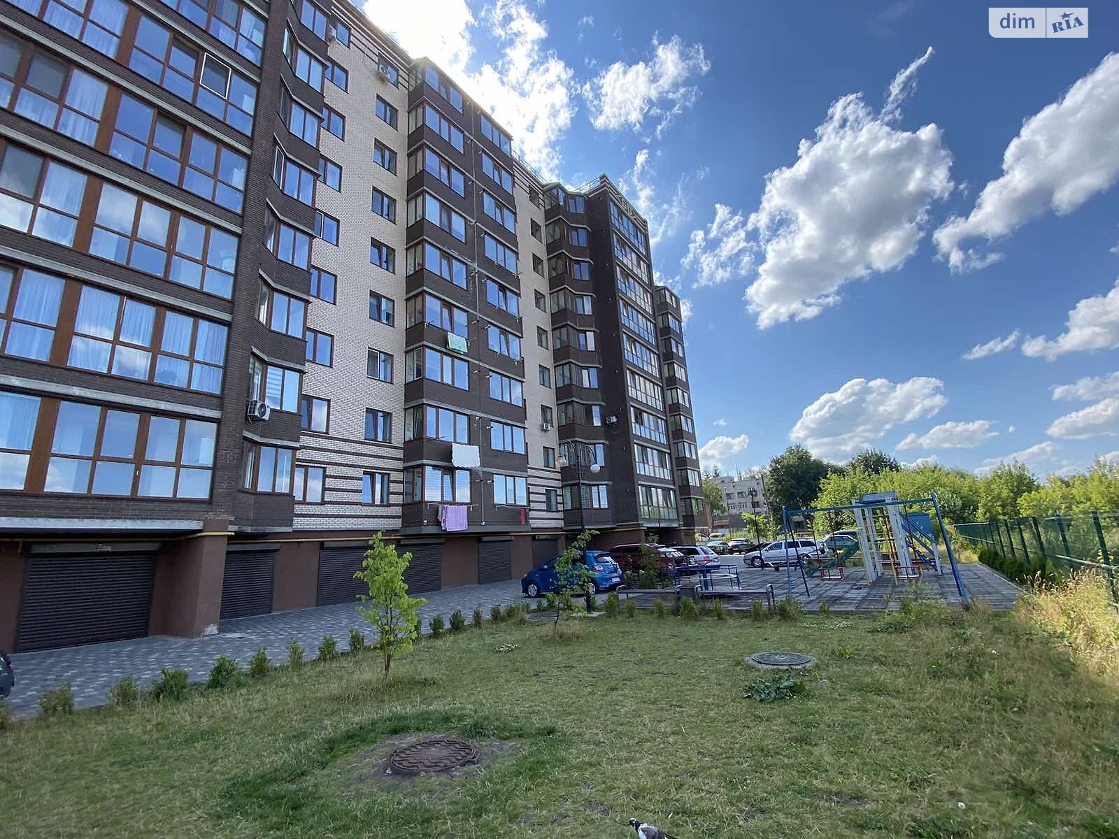Продаж трикімнатної квартири в Хмельницькому, на вул. Панаса Мирного 11, район Виставка фото 1