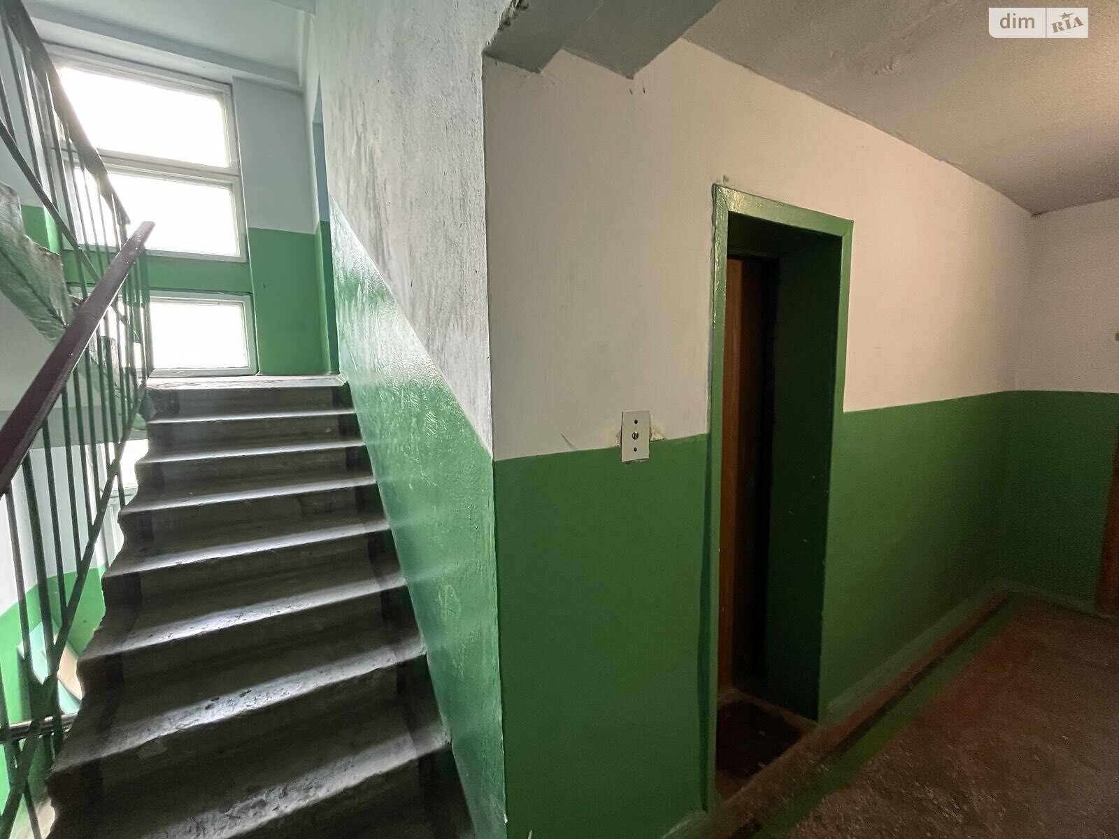 Продаж трикімнатної квартири в Хмельницькому, на вул. Перемоги, район Виставка фото 1 Продаж трикімнатної квартири в Хмельницькому, на вул. Перемоги, район Виставка фото 1