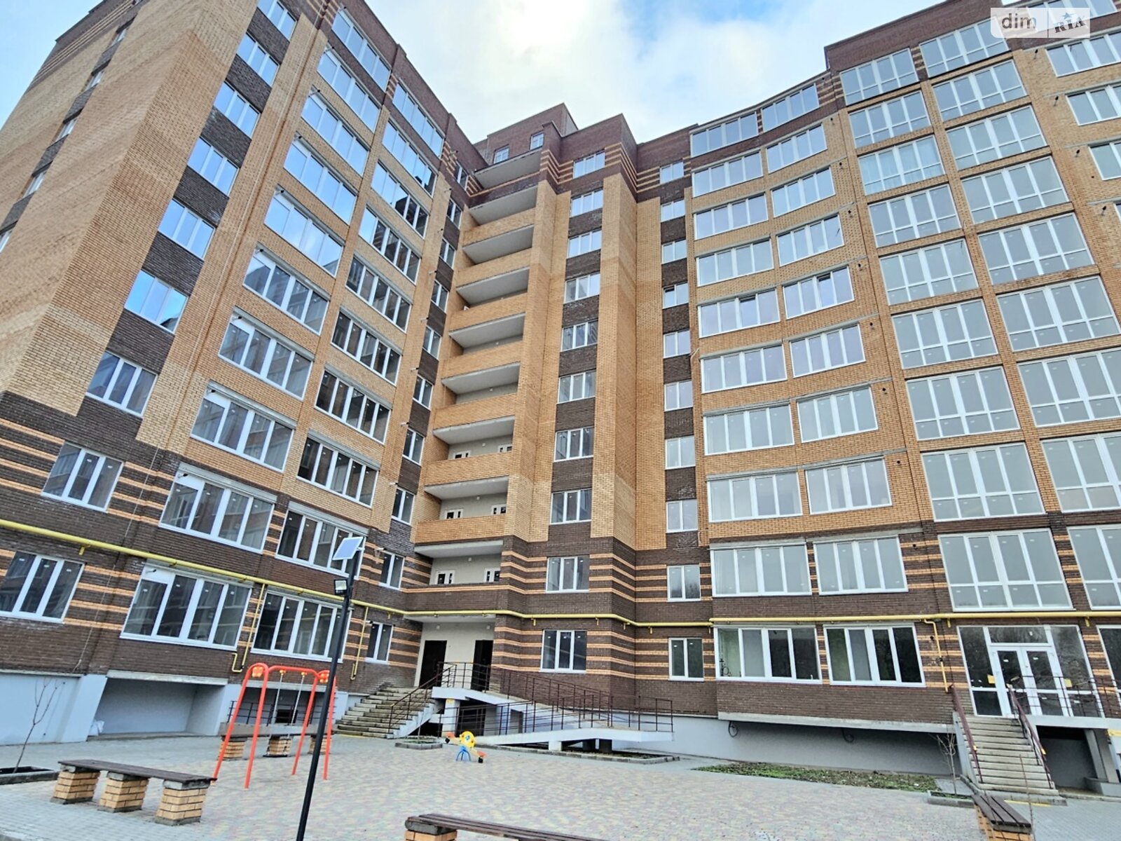 Продаж трикімнатної квартири в Хмельницькому, на шосе Старокостянтинівське, район Виставка фото 1