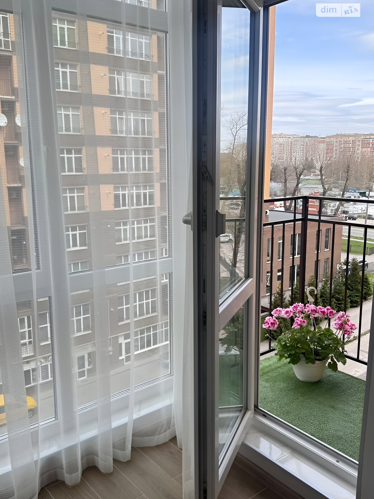Продажа однокомнатной квартиры в Хмельницком, на шоссе Старокостянтиновское, район Выставка фото 1 Продажа однокомнатной квартиры в Хмельницком, на шоссе Старокостянтиновское, район Выставка фото 1