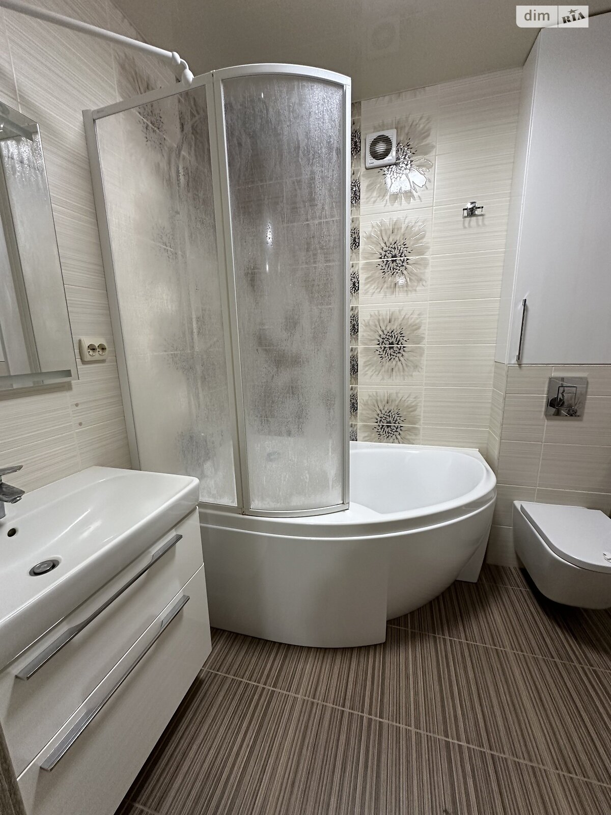 Продаж двокімнатної квартири в Хмельницькому, на шосе Старокостянтинівське, район Виставка фото 1 Продаж двокімнатної квартири в Хмельницькому, на шосе Старокостянтинівське, район Виставка фото 1