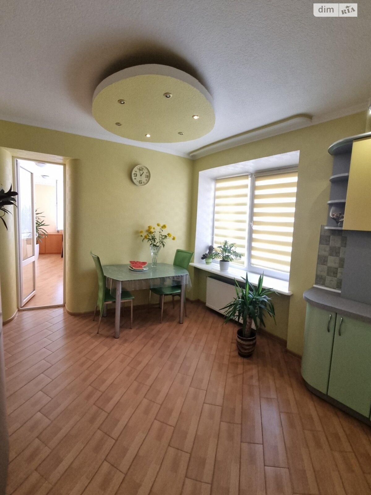 Продаж трикімнатної квартири в Хмельницькому, на вул. Зарічанська, район Виставка фото 1 Продаж трикімнатної квартири в Хмельницькому, на вул. Зарічанська, район Виставка фото 1