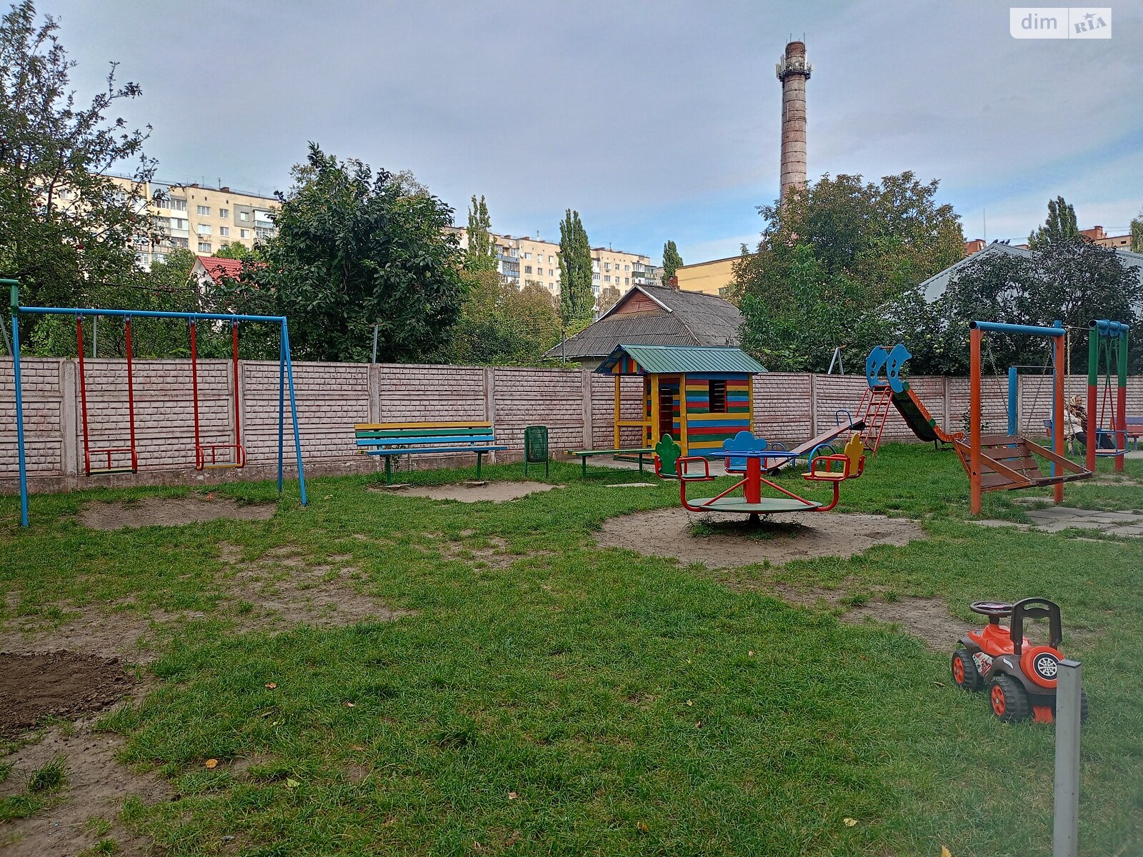 Продаж трикімнатної квартири в Хмельницькому, на вул. Зарічанська, район Виставка фото 1 Продаж трикімнатної квартири в Хмельницькому, на вул. Зарічанська, район Виставка фото 1