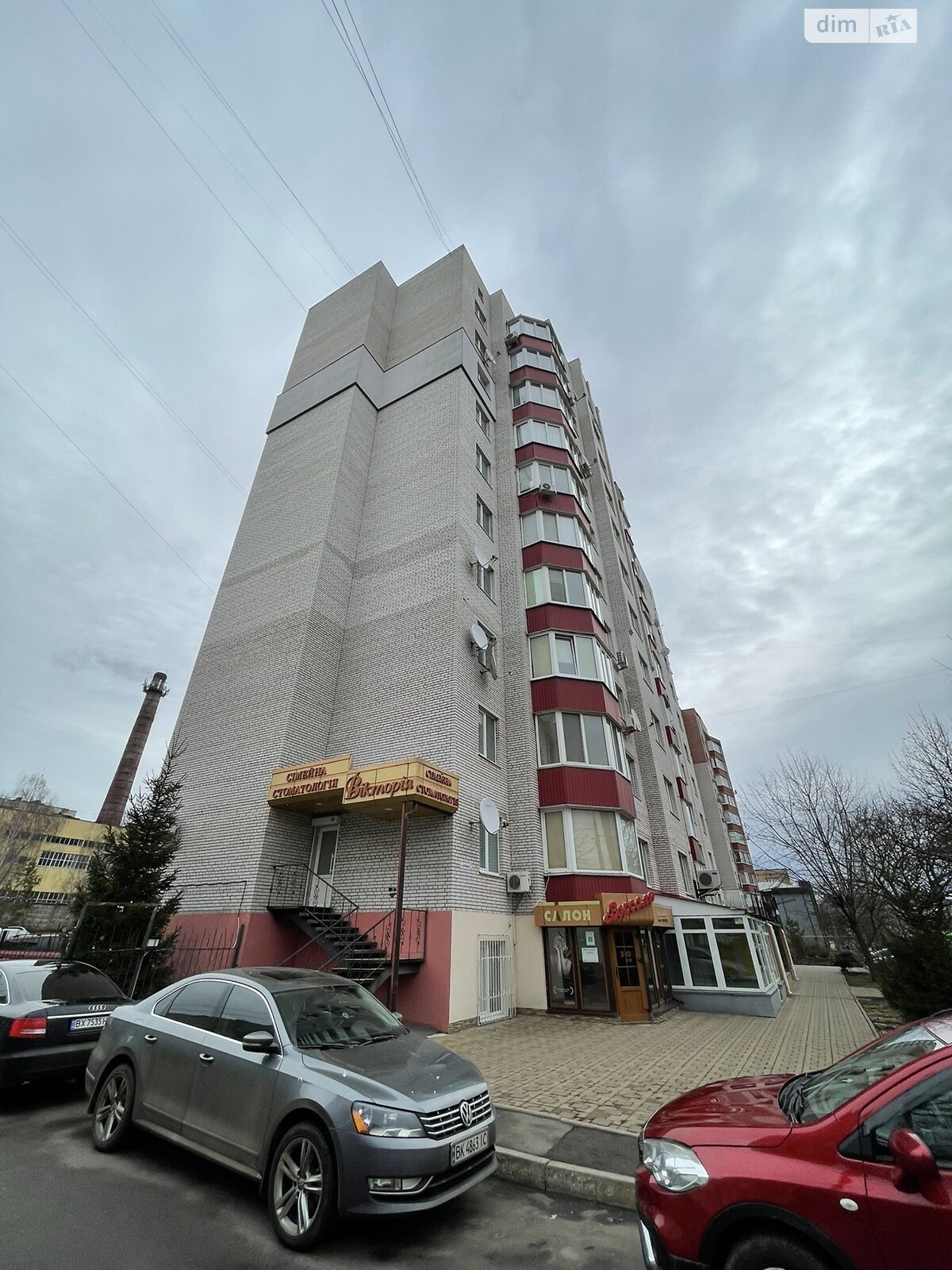 Продаж трикімнатної квартири в Хмельницькому, на вул. Зарічанська, район Виставка фото 1 Продаж трикімнатної квартири в Хмельницькому, на вул. Зарічанська, район Виставка фото 1