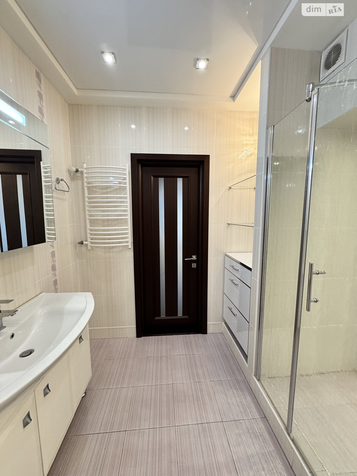 Продаж двокімнатної квартири в Хмельницькому, на вул. Зарічанська, район Виставка фото 1 Продаж двокімнатної квартири в Хмельницькому, на вул. Зарічанська, район Виставка фото 1