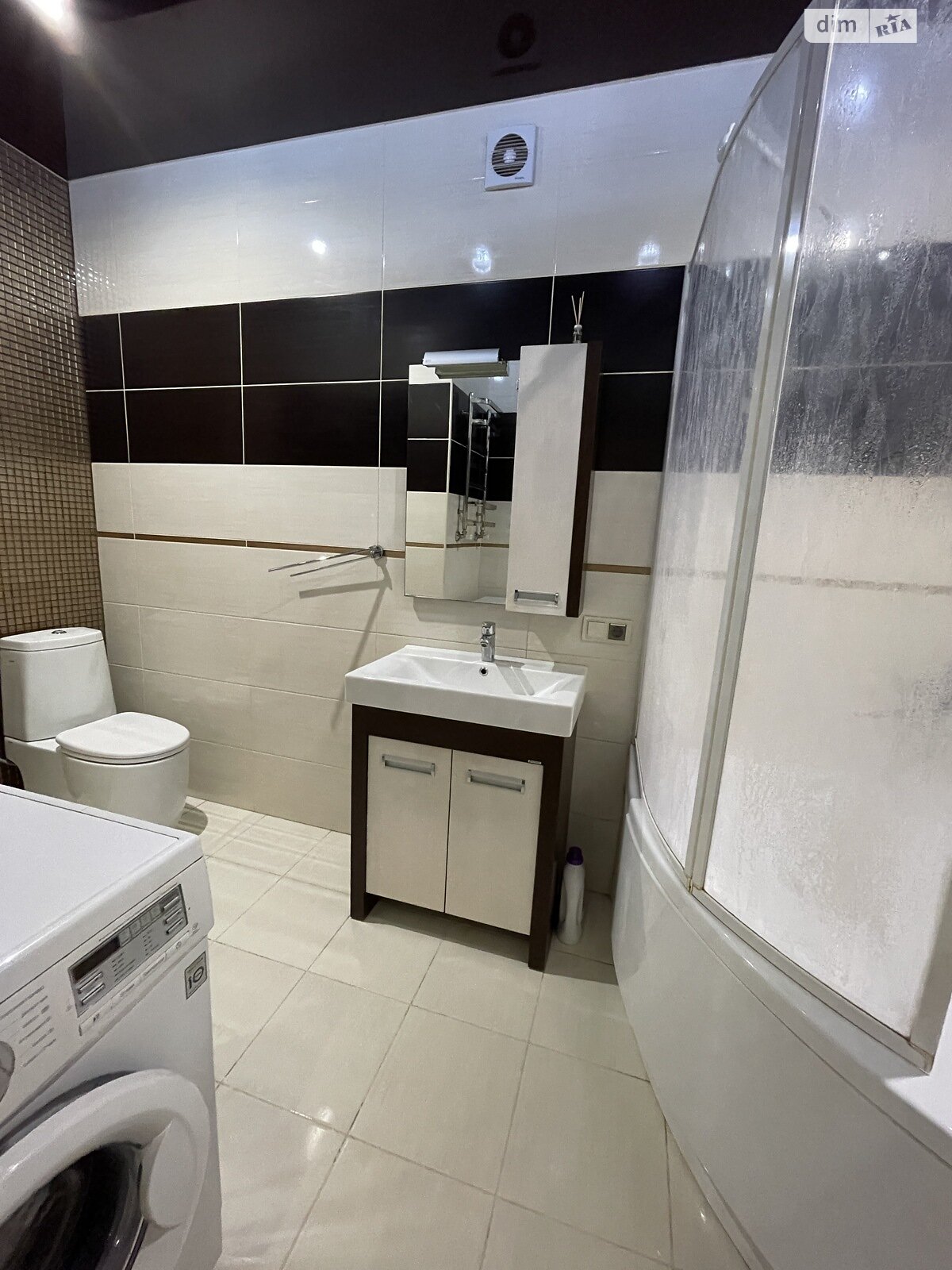 Продаж двокімнатної квартири в Хмельницькому, на вул. Зарічанська 11, район Виставка фото 1 Продаж двокімнатної квартири в Хмельницькому, на вул. Зарічанська 11, район Виставка фото 1