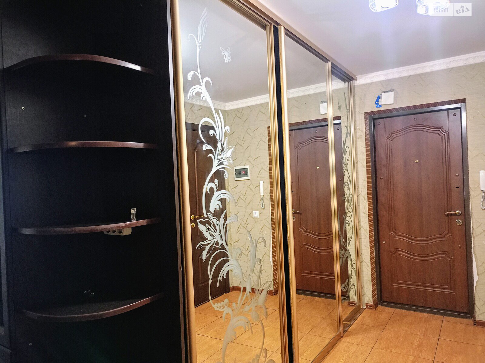 Продажа двухкомнатной квартиры в Хмельницком, на ул. Заречанская, район Выставка фото 1 Продажа двухкомнатной квартиры в Хмельницком, на ул. Заречанская, район Выставка фото 1