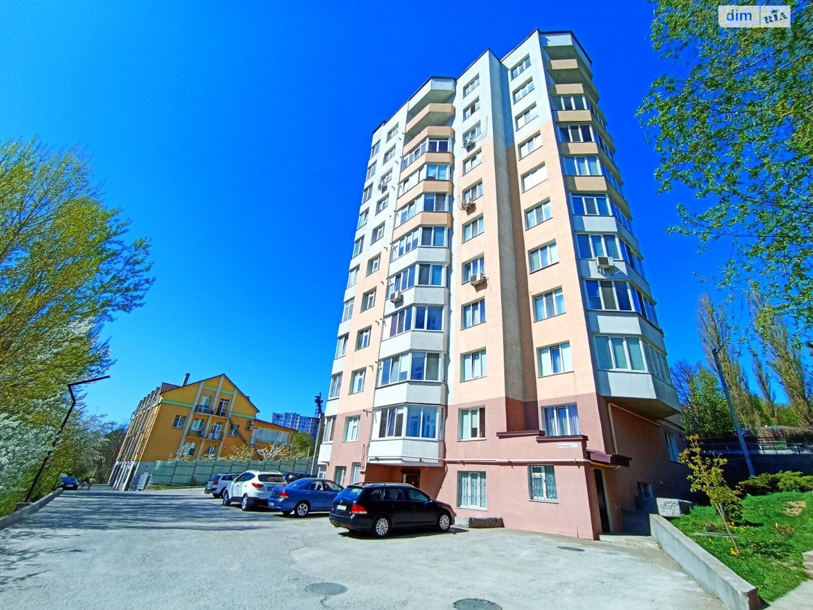 Продаж п`ятикімнатної квартири в Хмельницькому, на вул. Зарічанська 14/4А, район Виставка фото 1 Продаж п`ятикімнатної квартири в Хмельницькому, на вул. Зарічанська 14/4А, район Виставка фото 1