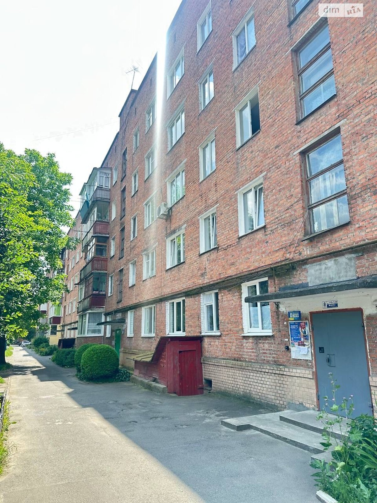 Продажа трехкомнатной квартиры в Хмельницком, на ул. Заречанская 18/1, район Выставка фото 1 Продажа трехкомнатной квартиры в Хмельницком, на ул. Заречанская 18/1, район Выставка фото 1