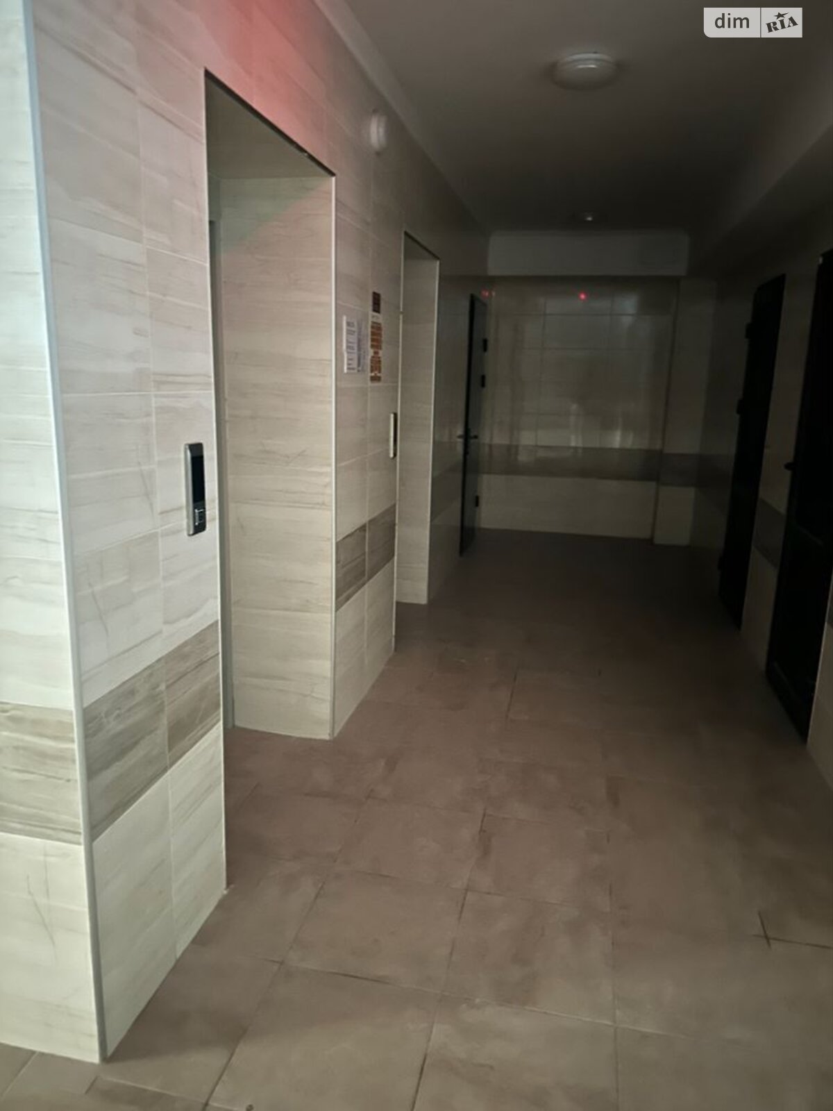 Продаж однокімнатної квартири в Хмельницькому, на вул. Зарічанська, район Виставка фото 1 Продаж однокімнатної квартири в Хмельницькому, на вул. Зарічанська, район Виставка фото 1