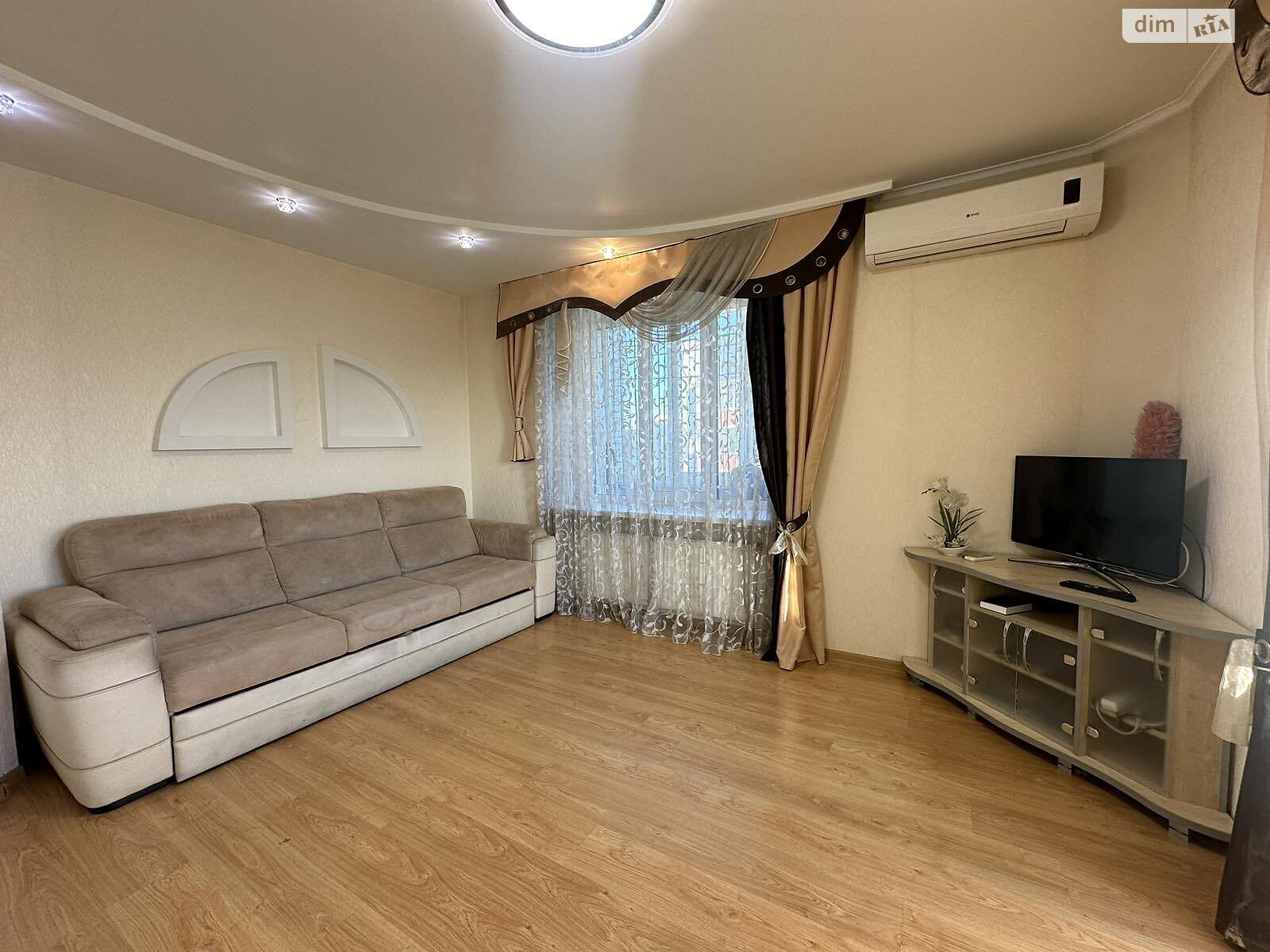 Продаж двокімнатної квартири в Хмельницькому, на вул. Зарічанська, район Виставка фото 1