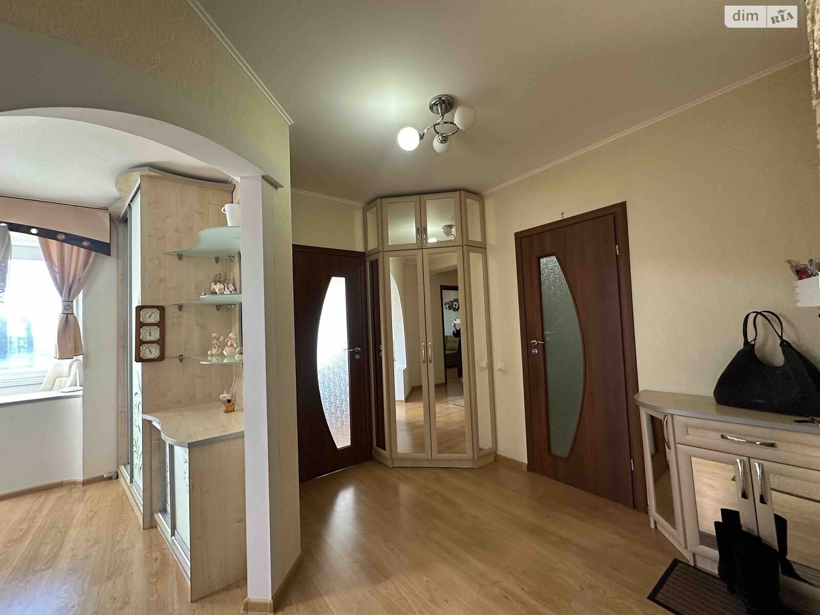 Продаж двокімнатної квартири в Хмельницькому, на вул. Зарічанська, район Виставка фото 1