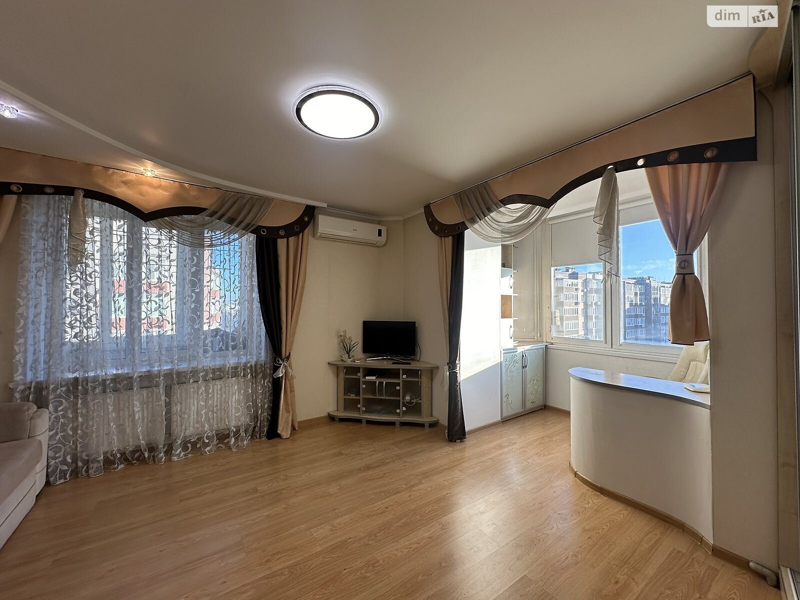 Продаж двокімнатної квартири в Хмельницькому, на вул. Зарічанська, район Виставка фото 1