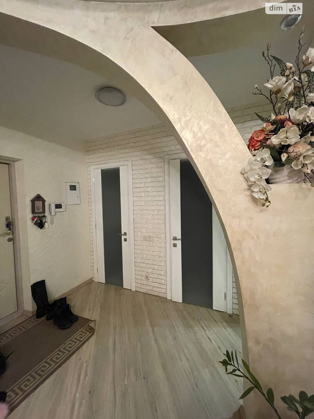 Продаж двокімнатної квартири в Хмельницькому, на вул. Зарічанська 11, район Виставка фото 1