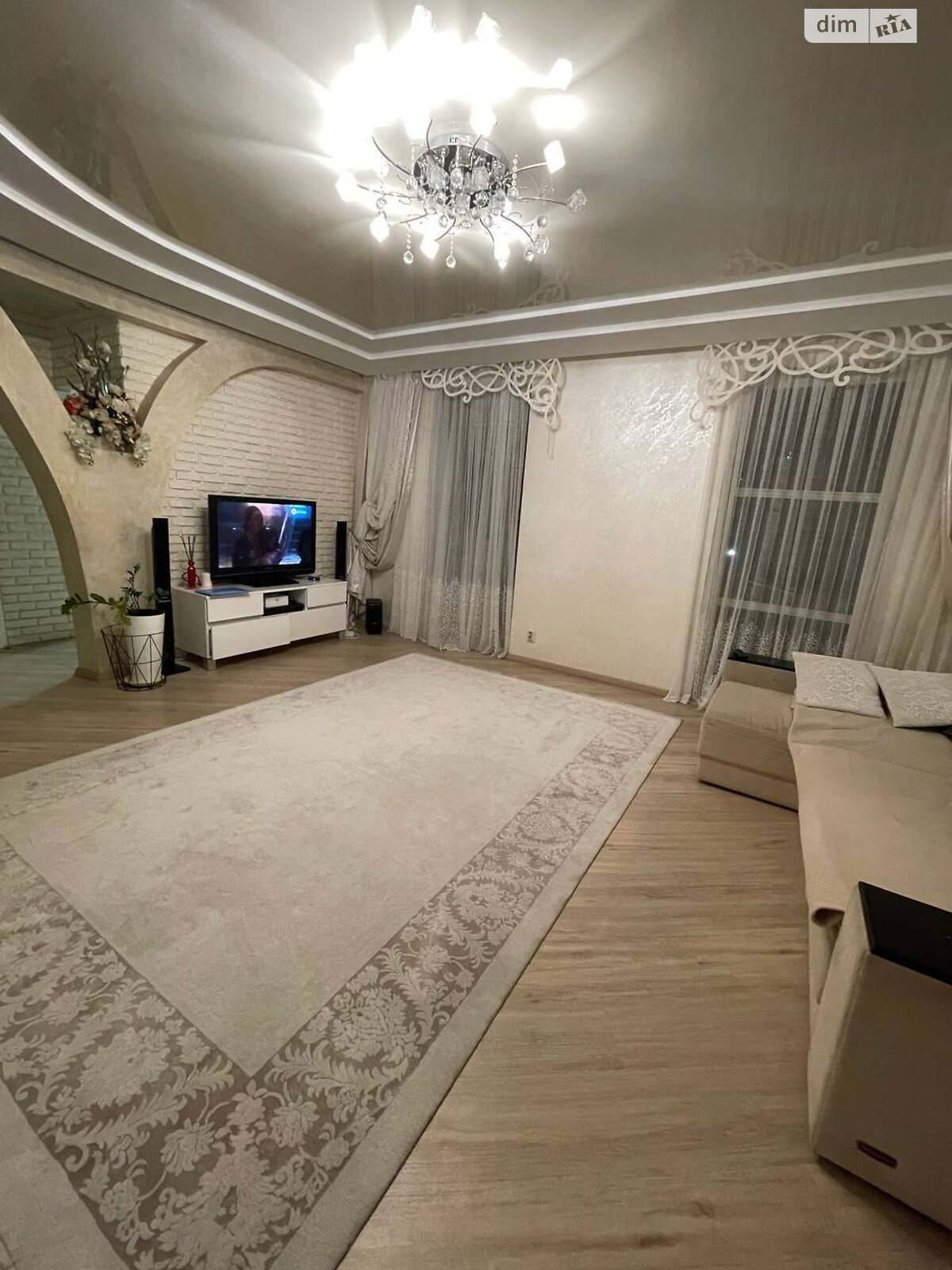 Продаж двокімнатної квартири в Хмельницькому, на вул. Зарічанська 11, район Виставка фото 1