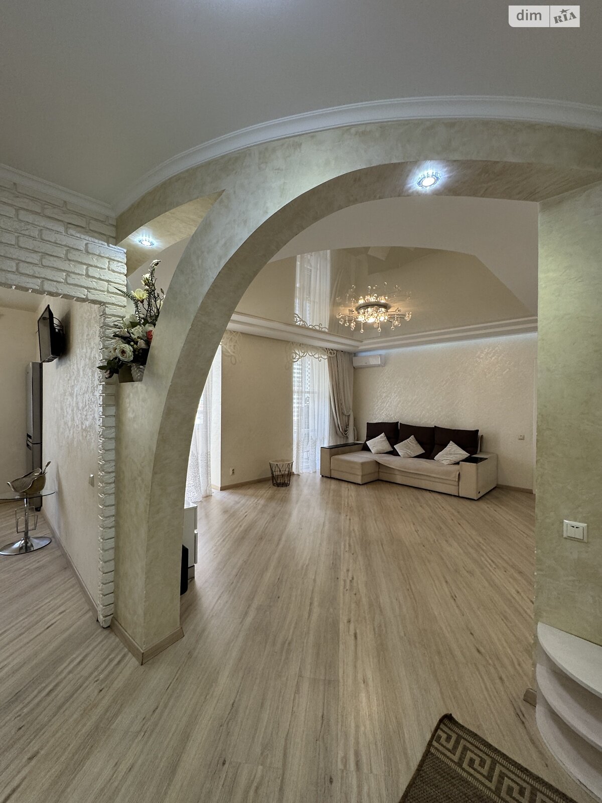 Продаж двокімнатної квартири в Хмельницькому, на вул. Зарічанська 11, район Виставка фото 1