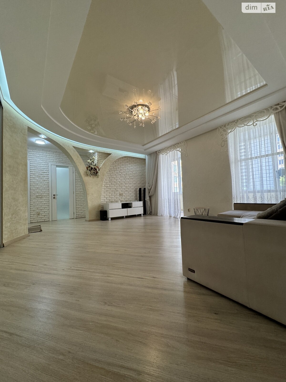 Продаж двокімнатної квартири в Хмельницькому, на вул. Зарічанська 11А, район Виставка фото 1