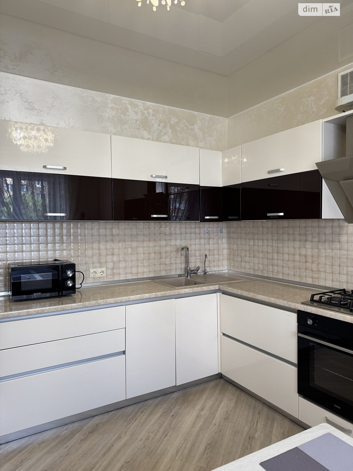 Продаж двокімнатної квартири в Хмельницькому, на вул. Зарічанська 11А, район Виставка фото 1